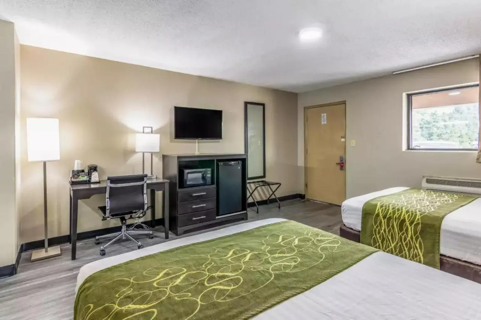 Bed in Americas Best Value Inn Opelika Bed in Americas Best Value Inn Opelika