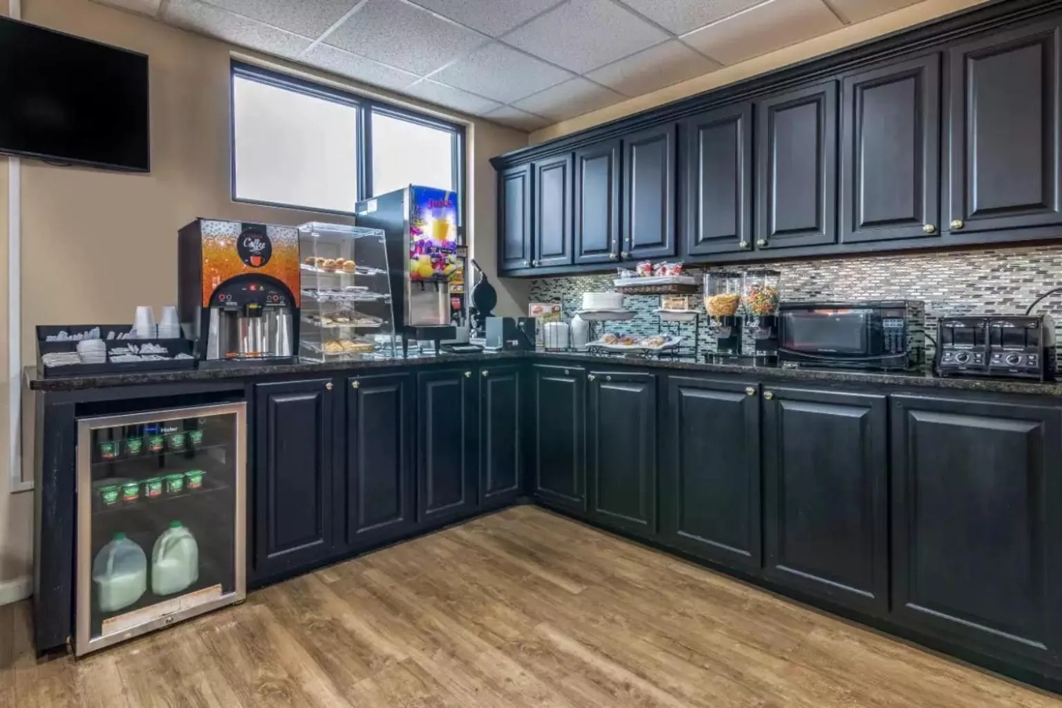 Coffee/tea facilities in Econo Lodge Opelika
