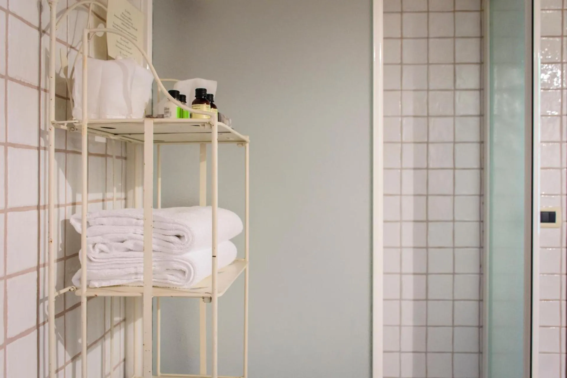 Shower in Musella Winery & Relais