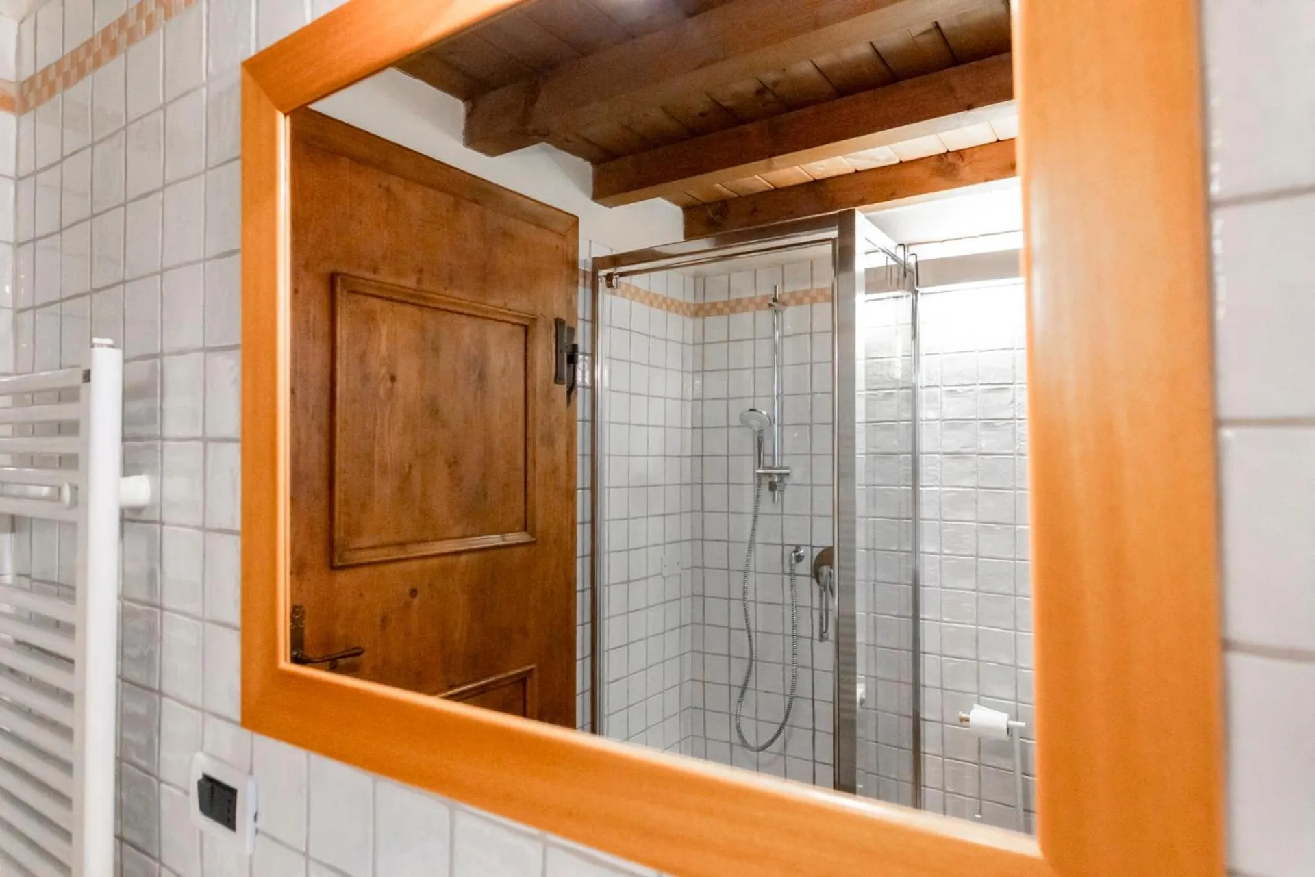 Shower in Musella Winery & Relais