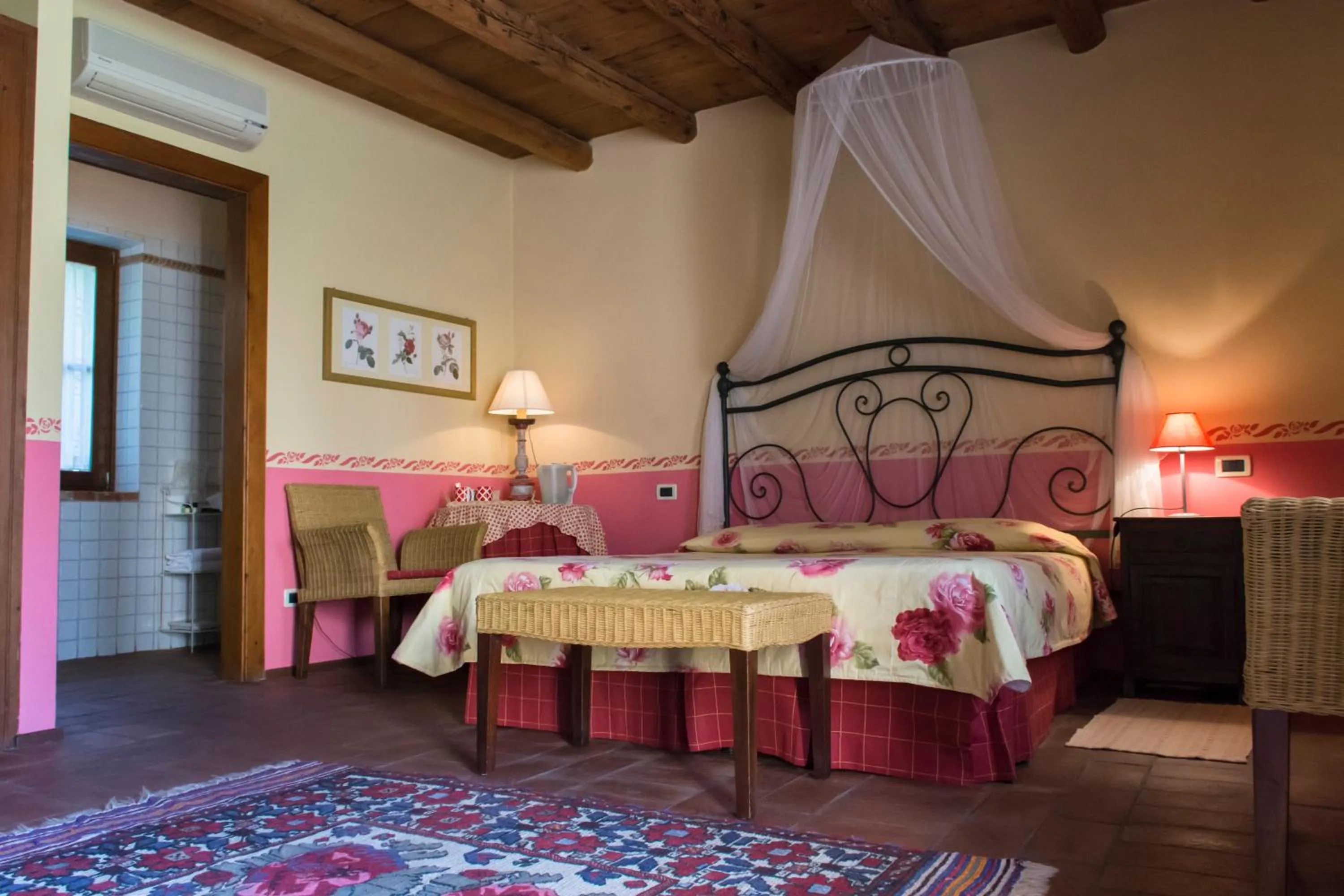 Bed in Musella Winery & Relais