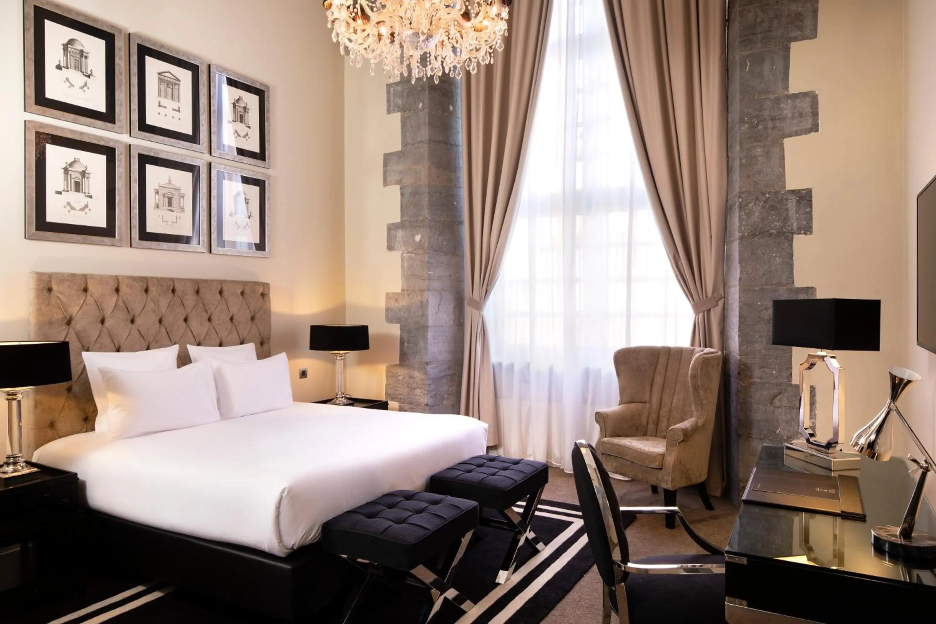 Bed in Royal Hainaut Spa & Resort Hotel