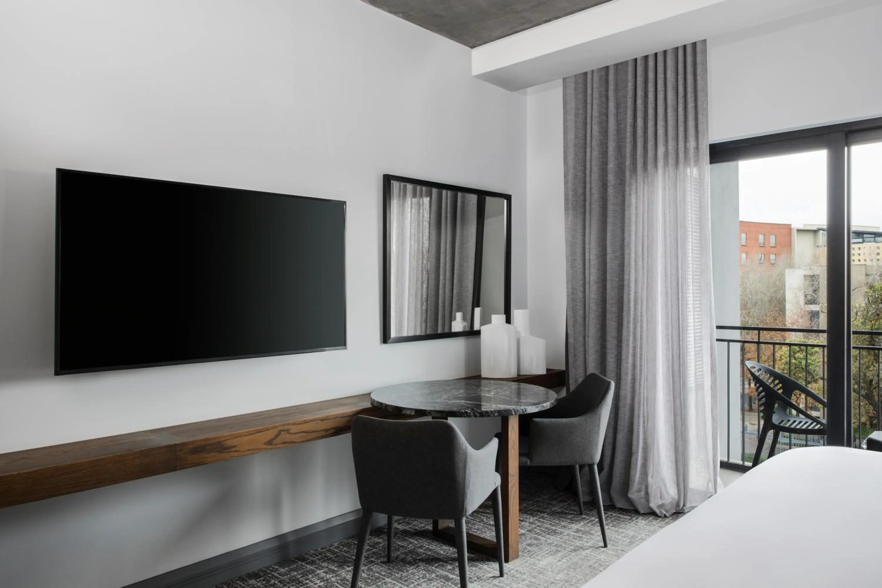 View (from property/room), Bed in The Capital Melrose