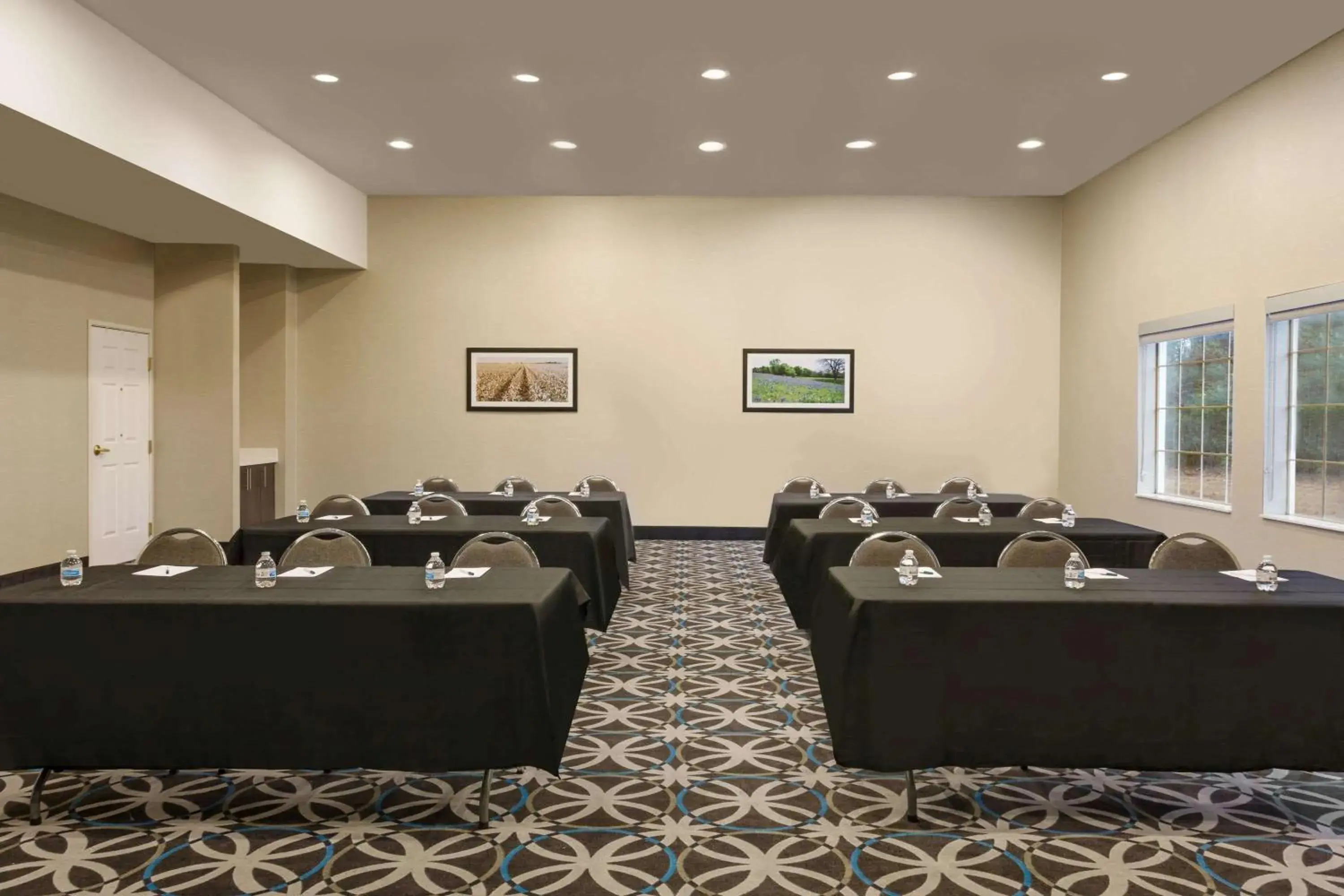 On site in La Quinta by Wyndham I-20 Longview South On site in La Quinta by Wyndham I-20 Longview South