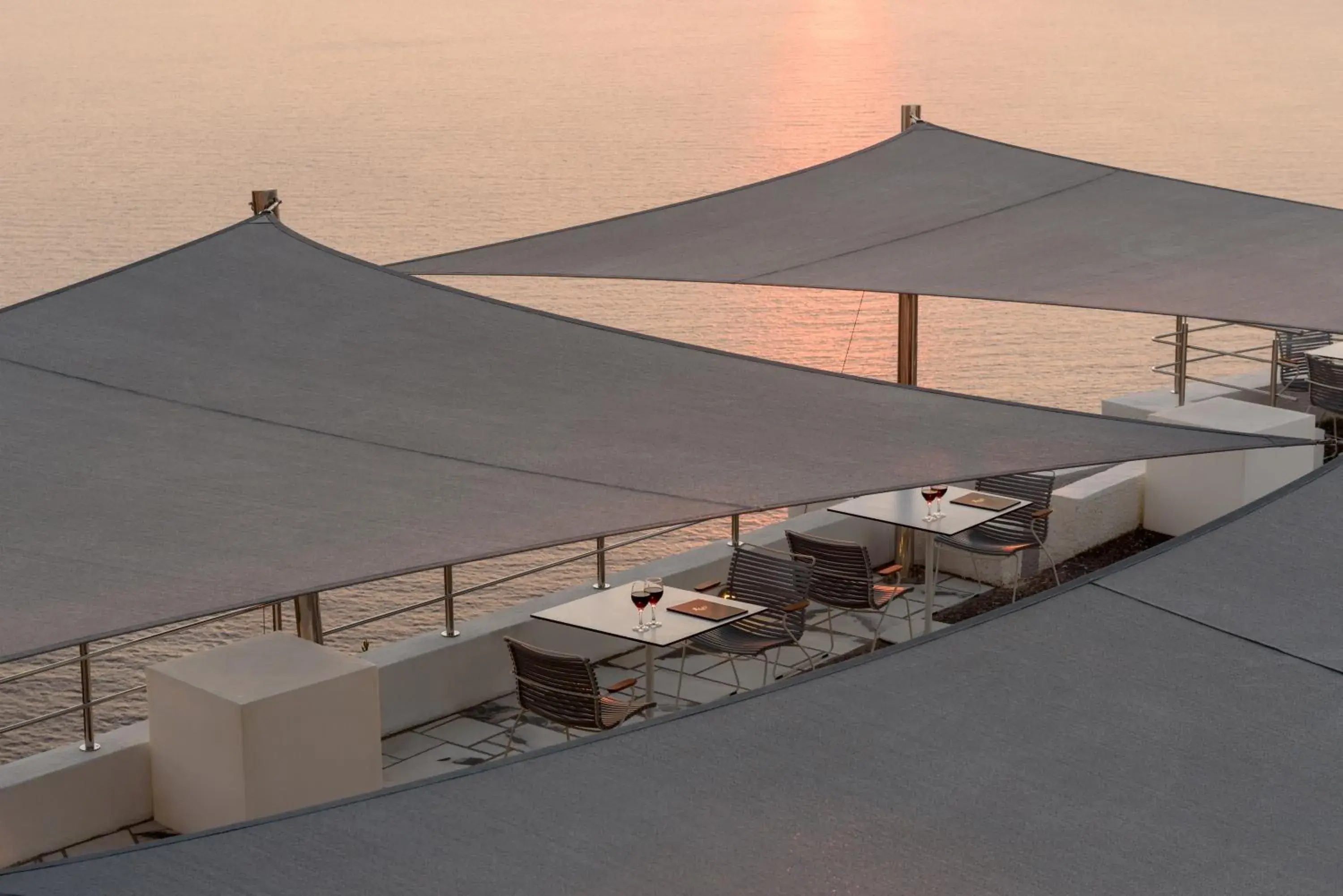 Restaurant/places to eat in Caldera's Dolphin Suites Restaurant/places to eat in Caldera's Dolphin Suites