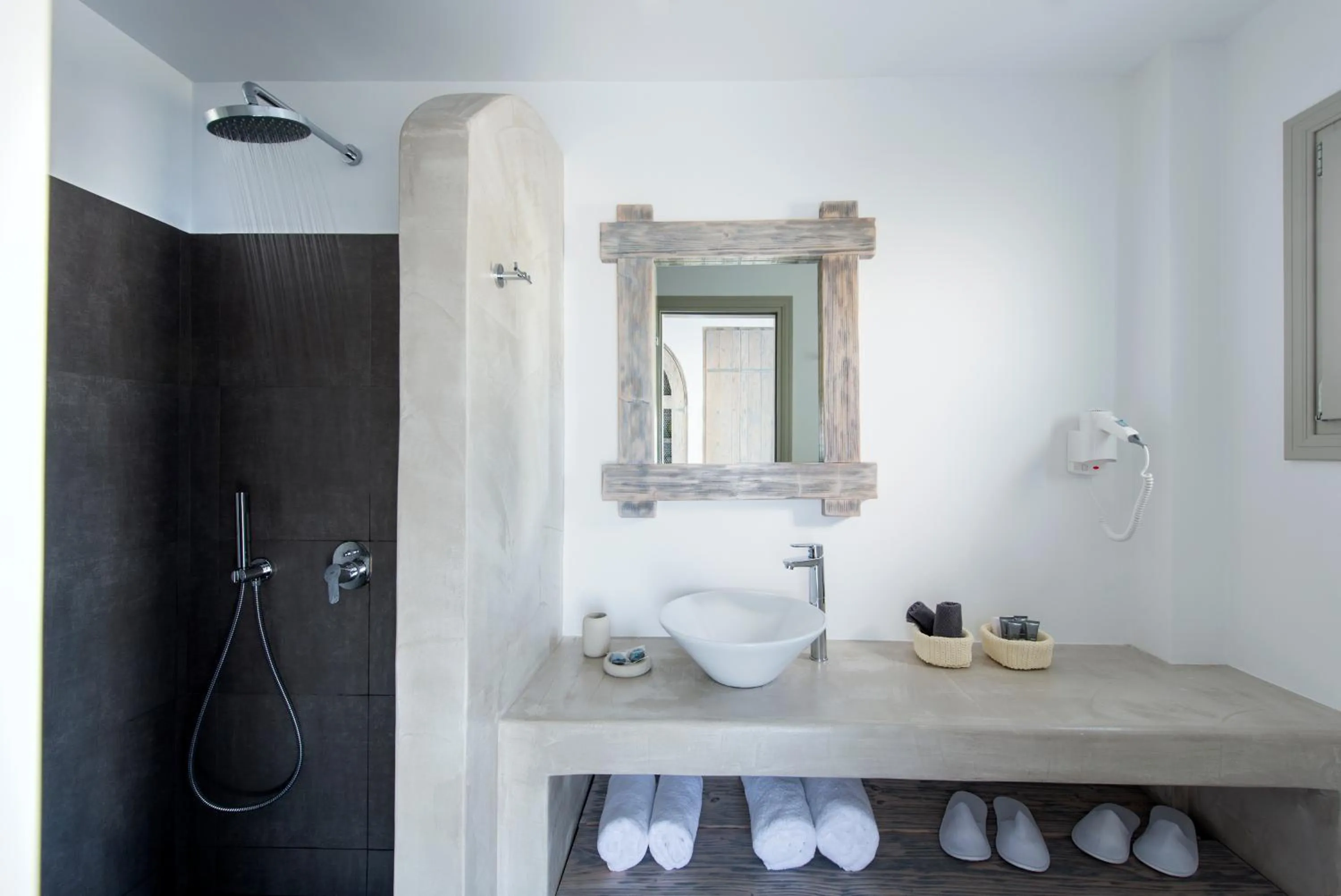 Bathroom in Caldera's Dolphin Suites