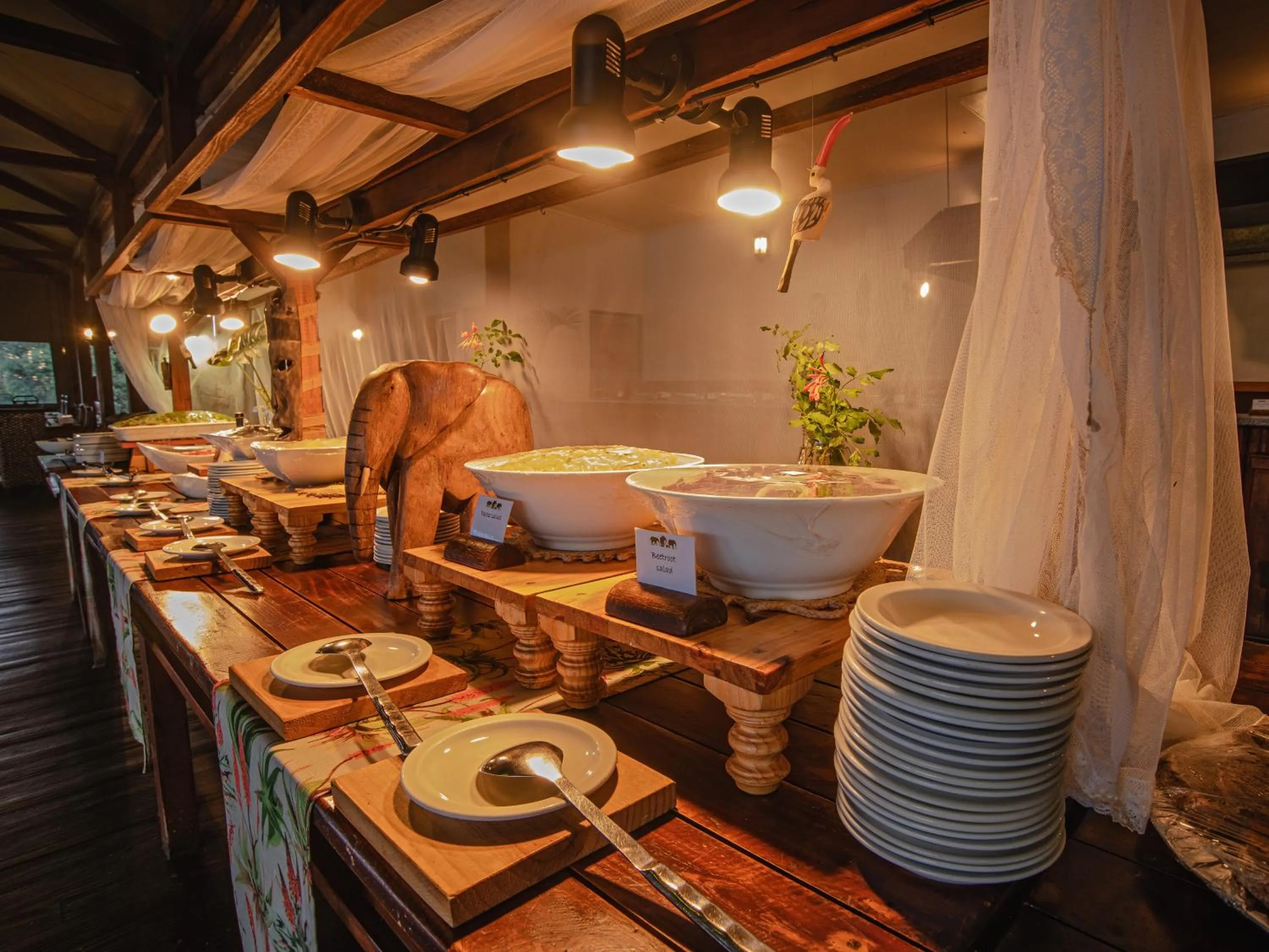 Breakfast in Nkambeni Safari Camp