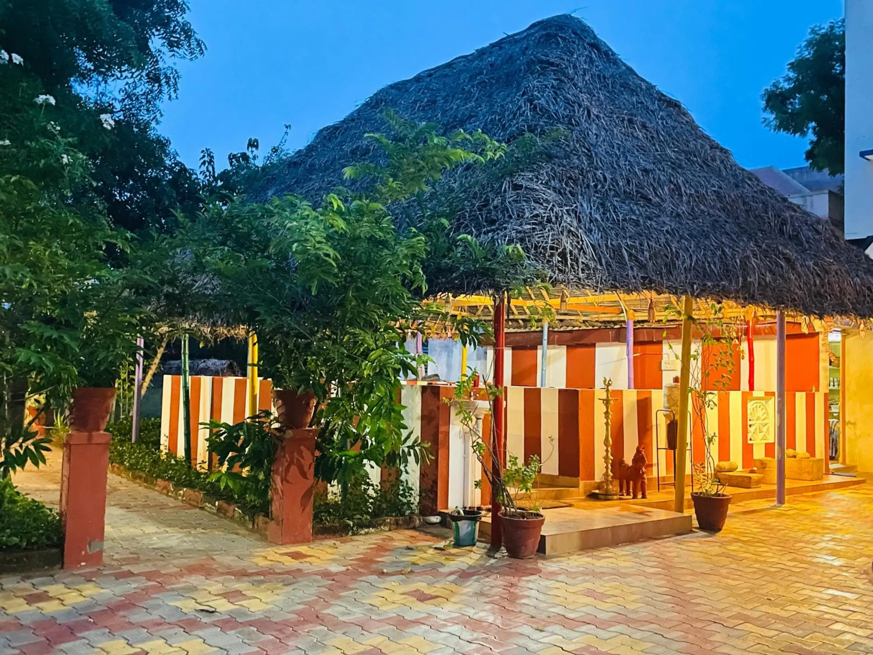 Restaurant/places to eat in Chola Heritage Resort Restaurant/places to eat in Chola Heritage Resort