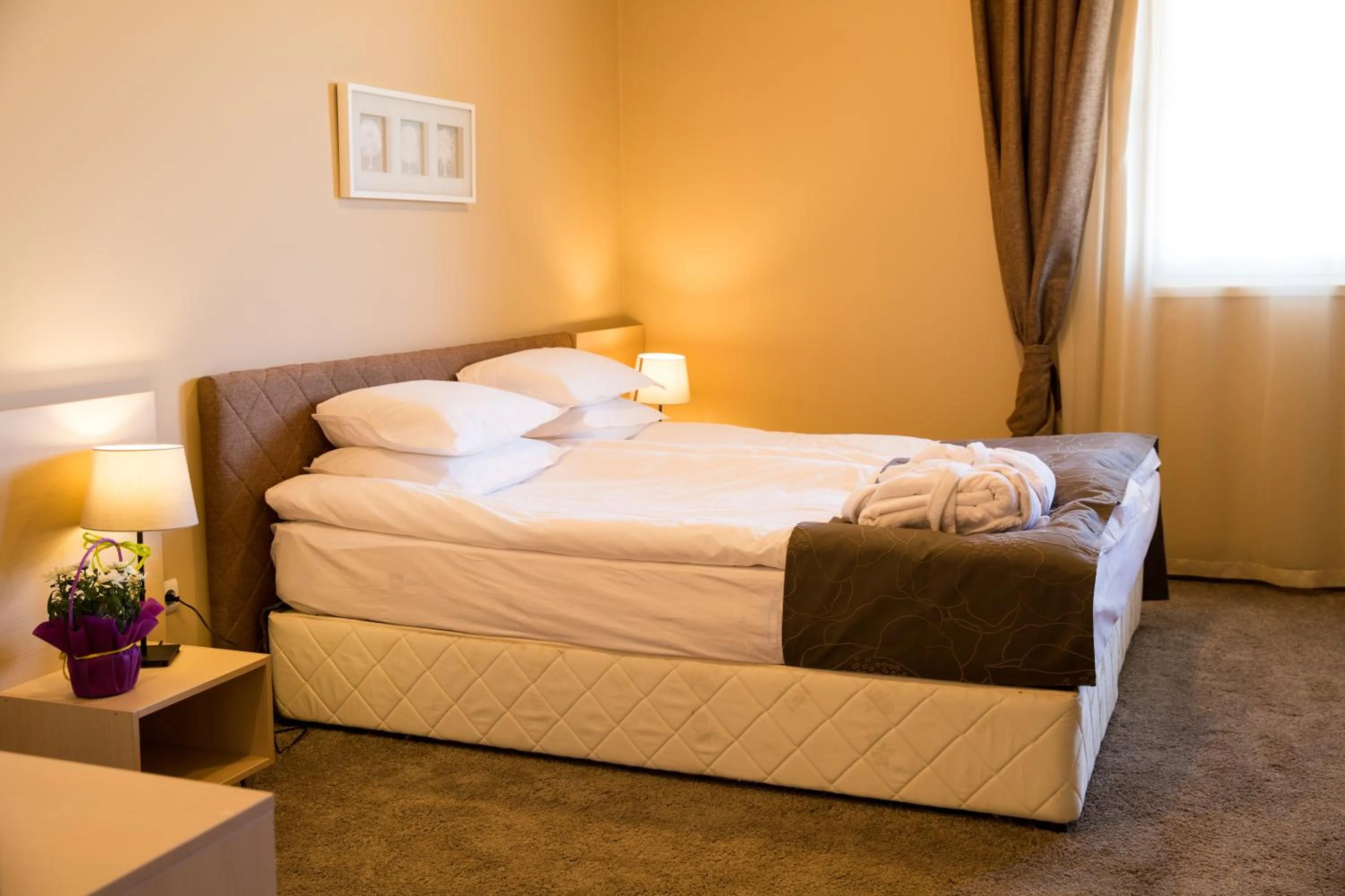 Bedroom, Bed in Thermal Hotel Seven Seasons