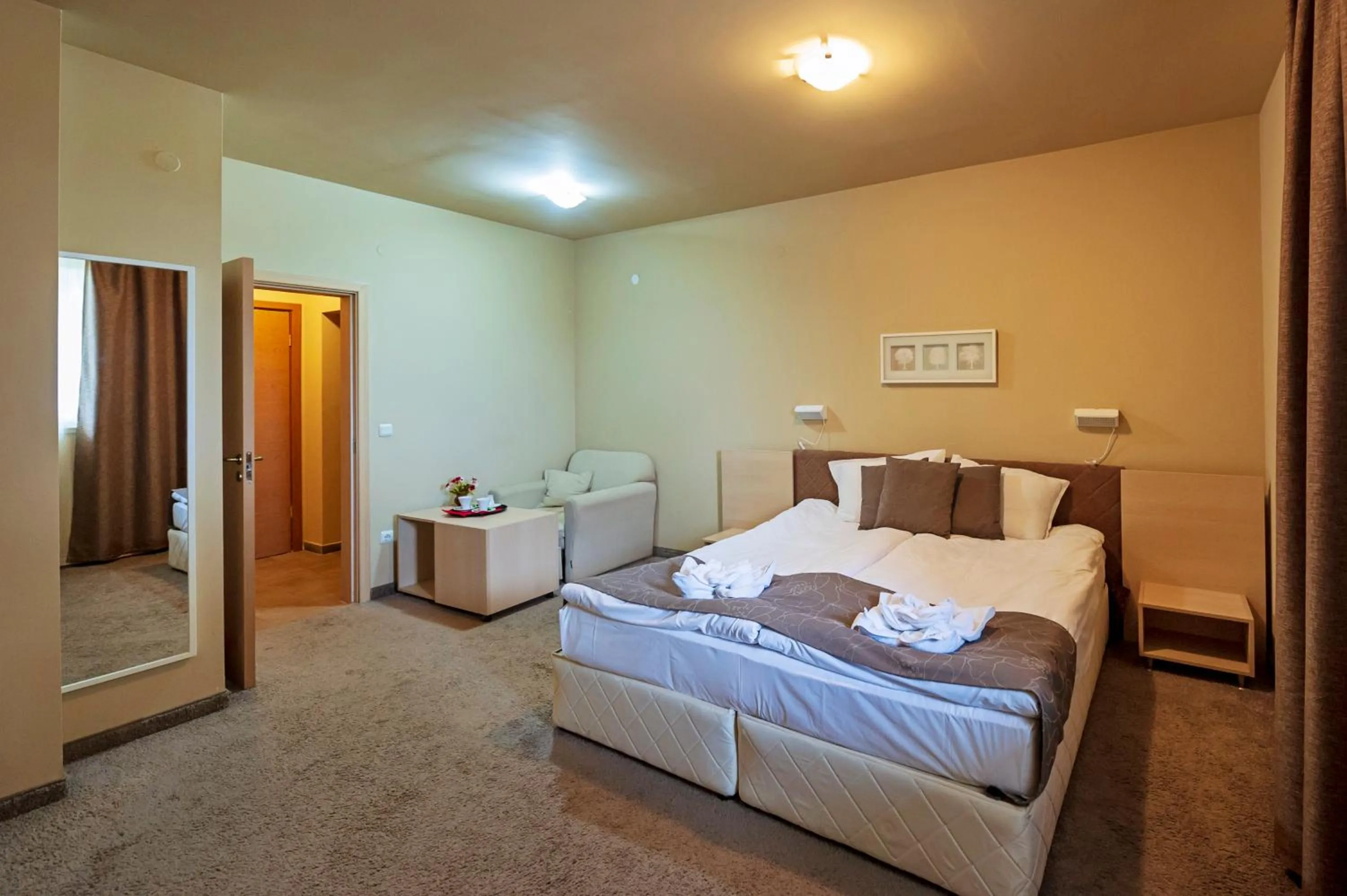 Photo of the whole room, Bed in Thermal Hotel Seven Seasons