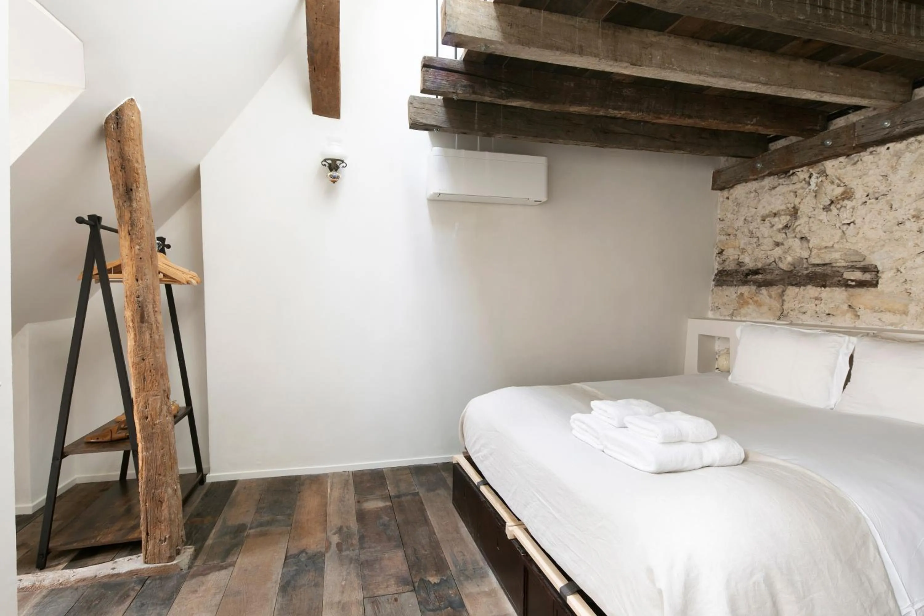 Bed in Appartement Vertus