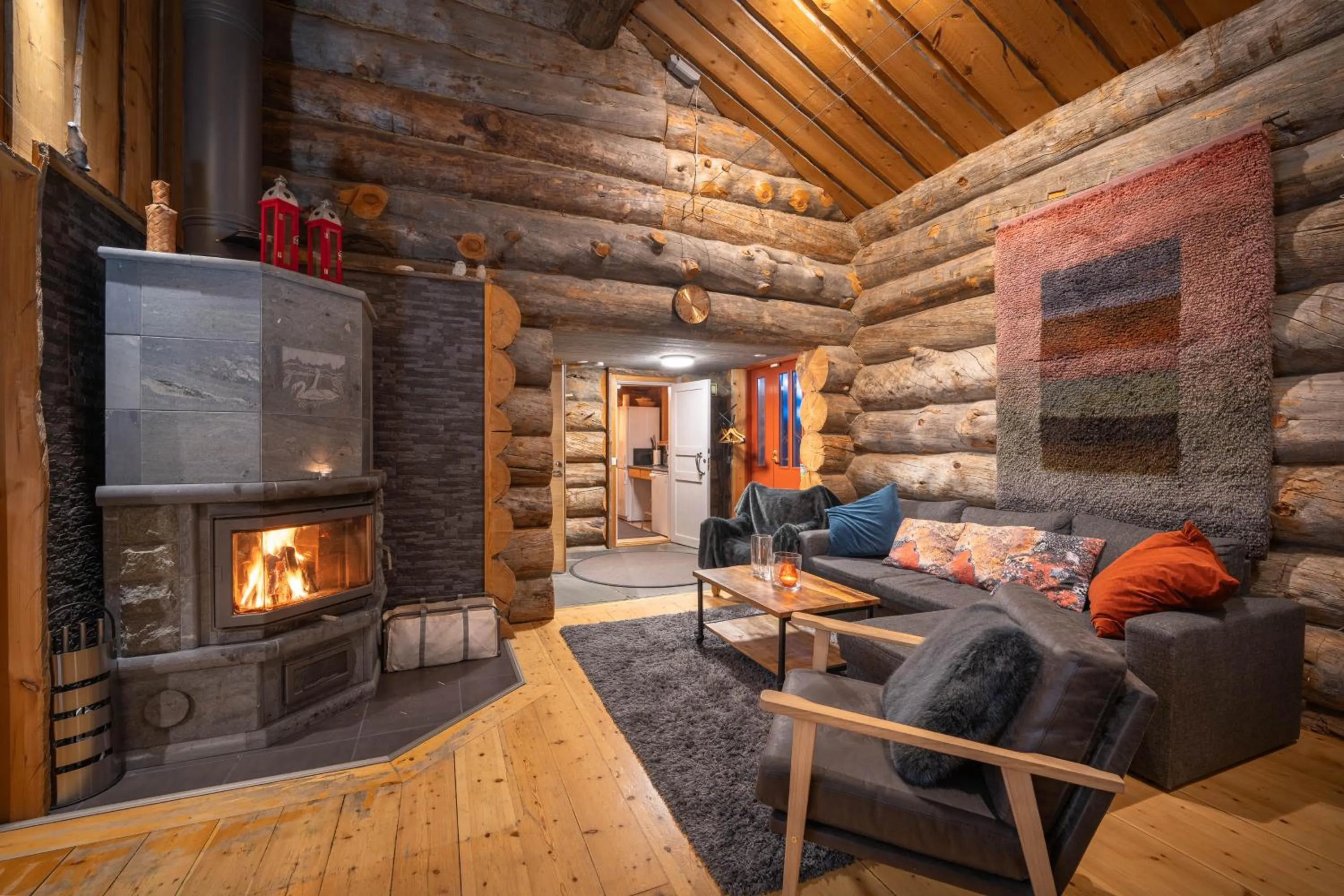 Living room in Kuukkeli Hirvas Suite