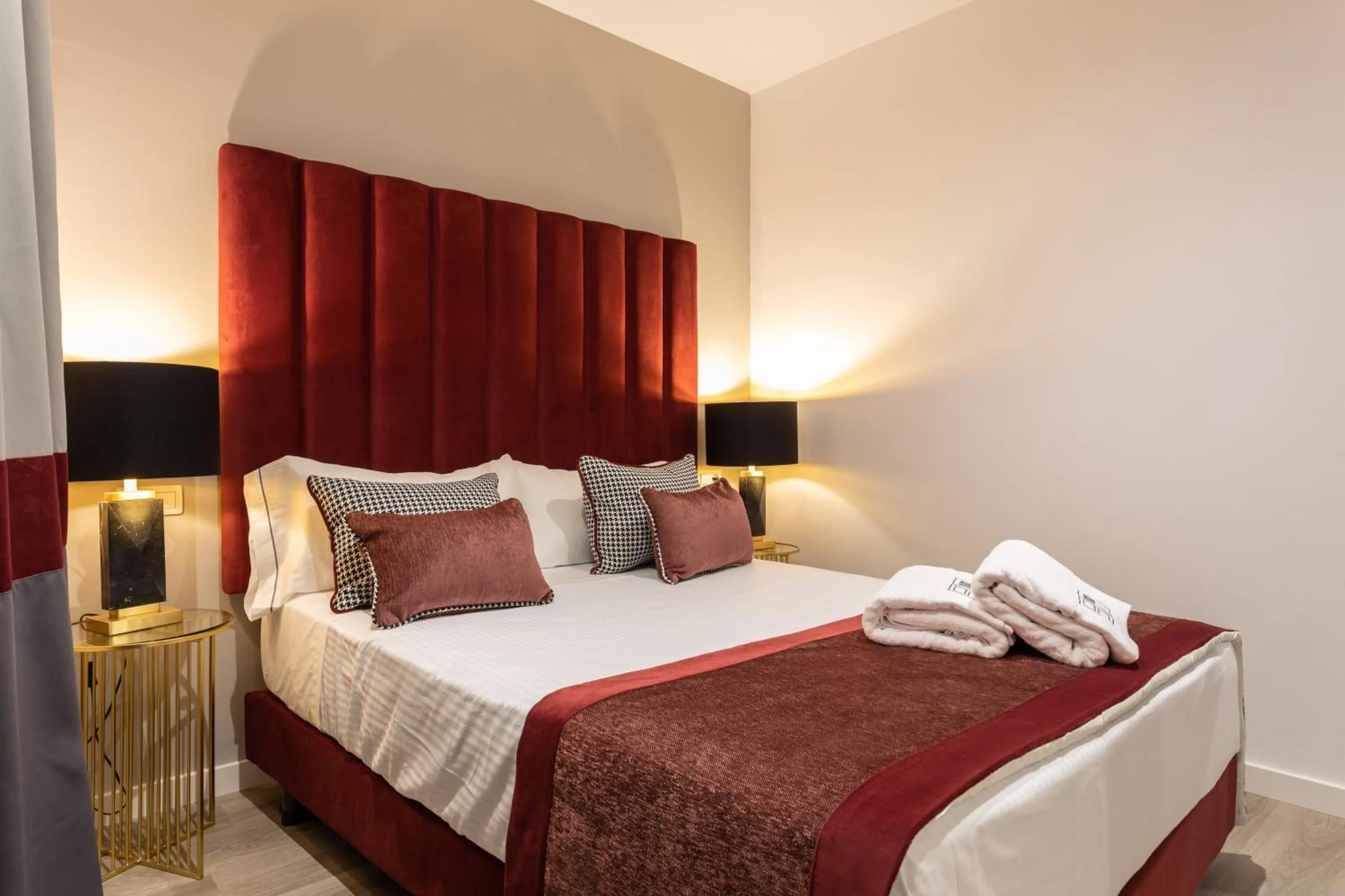 Bed in BiBo Suites Plaza Nueva