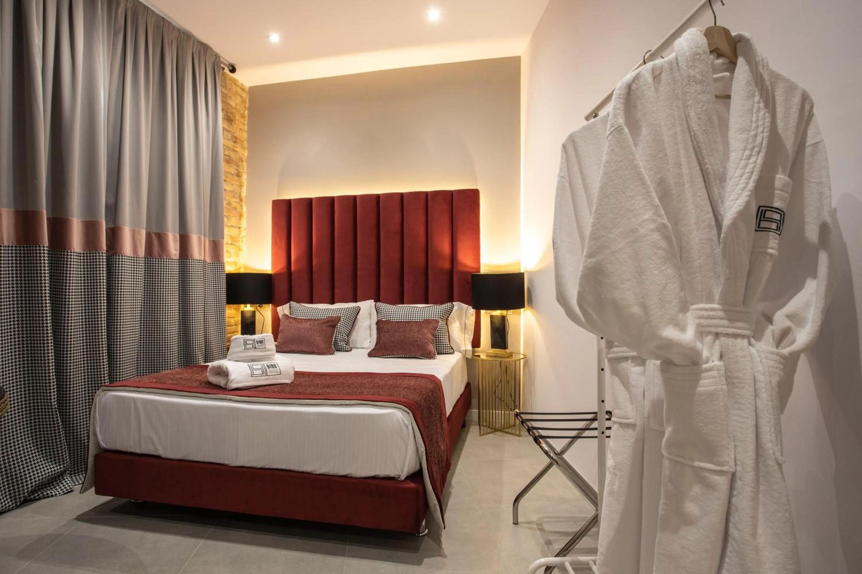 Bed in BiBo Suites Plaza Nueva
