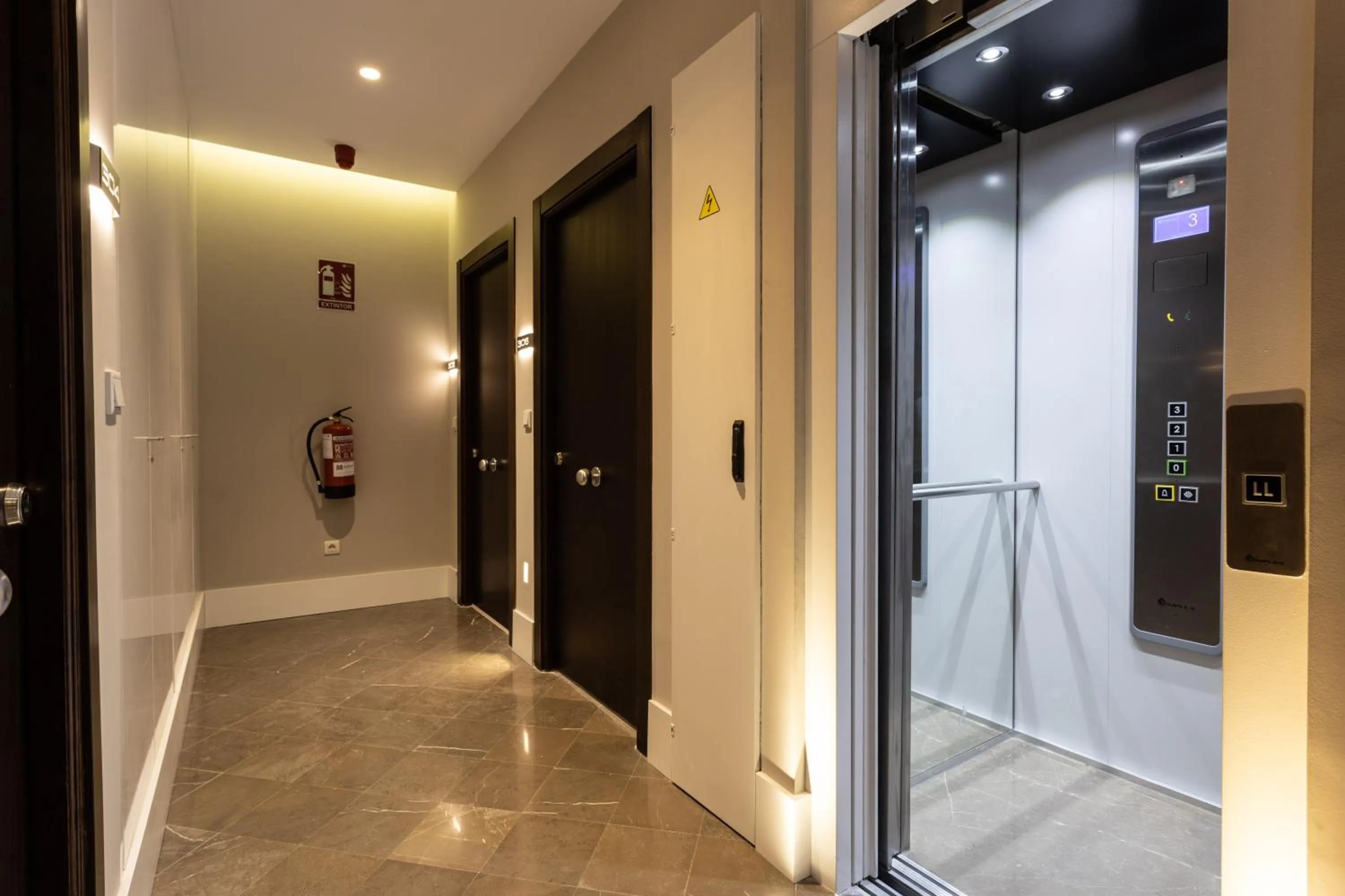 Lobby or reception in BiBo Suites Plaza Nueva