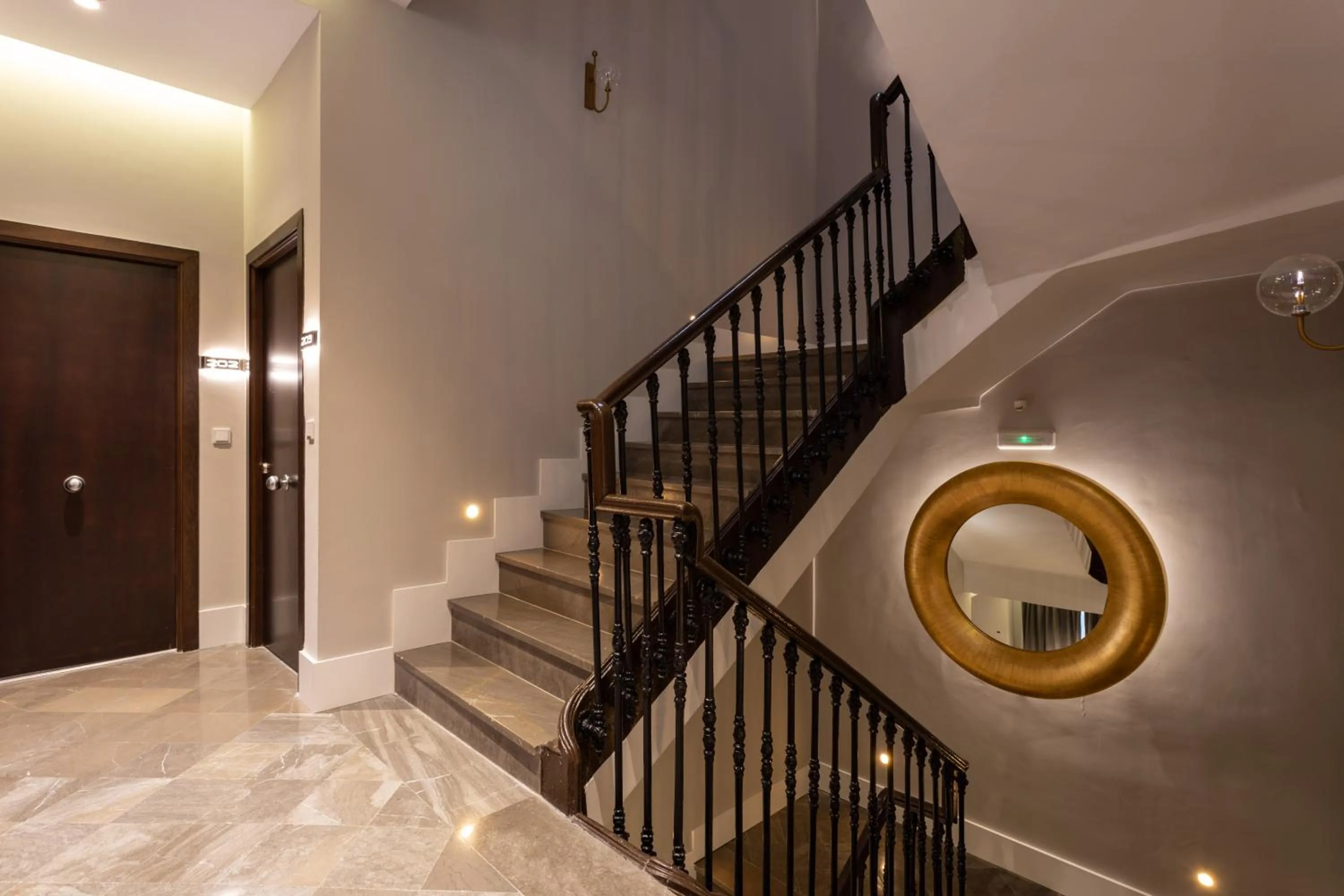 Lobby or reception in BiBo Suites Plaza Nueva