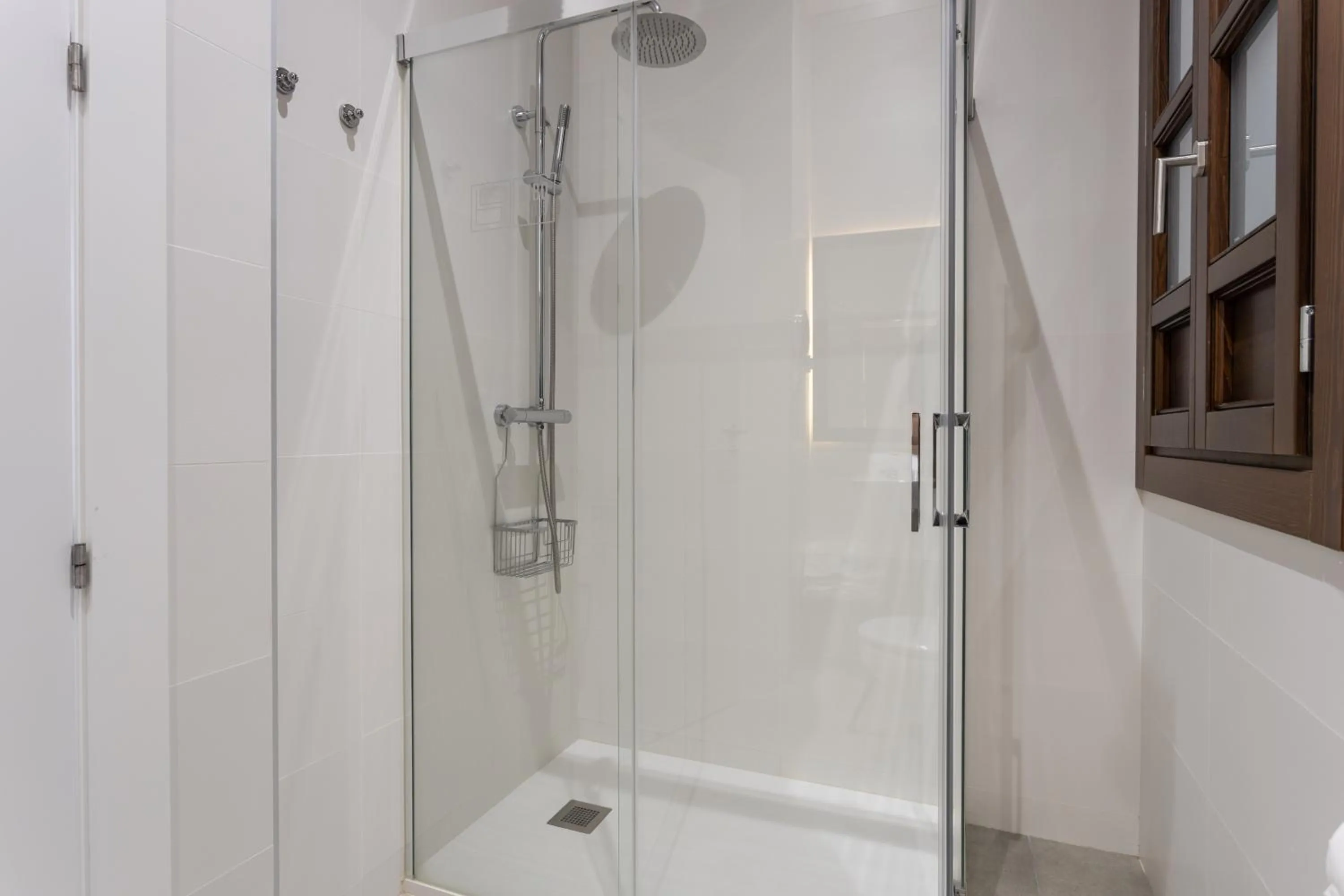 Shower in BiBo Suites Plaza Nueva