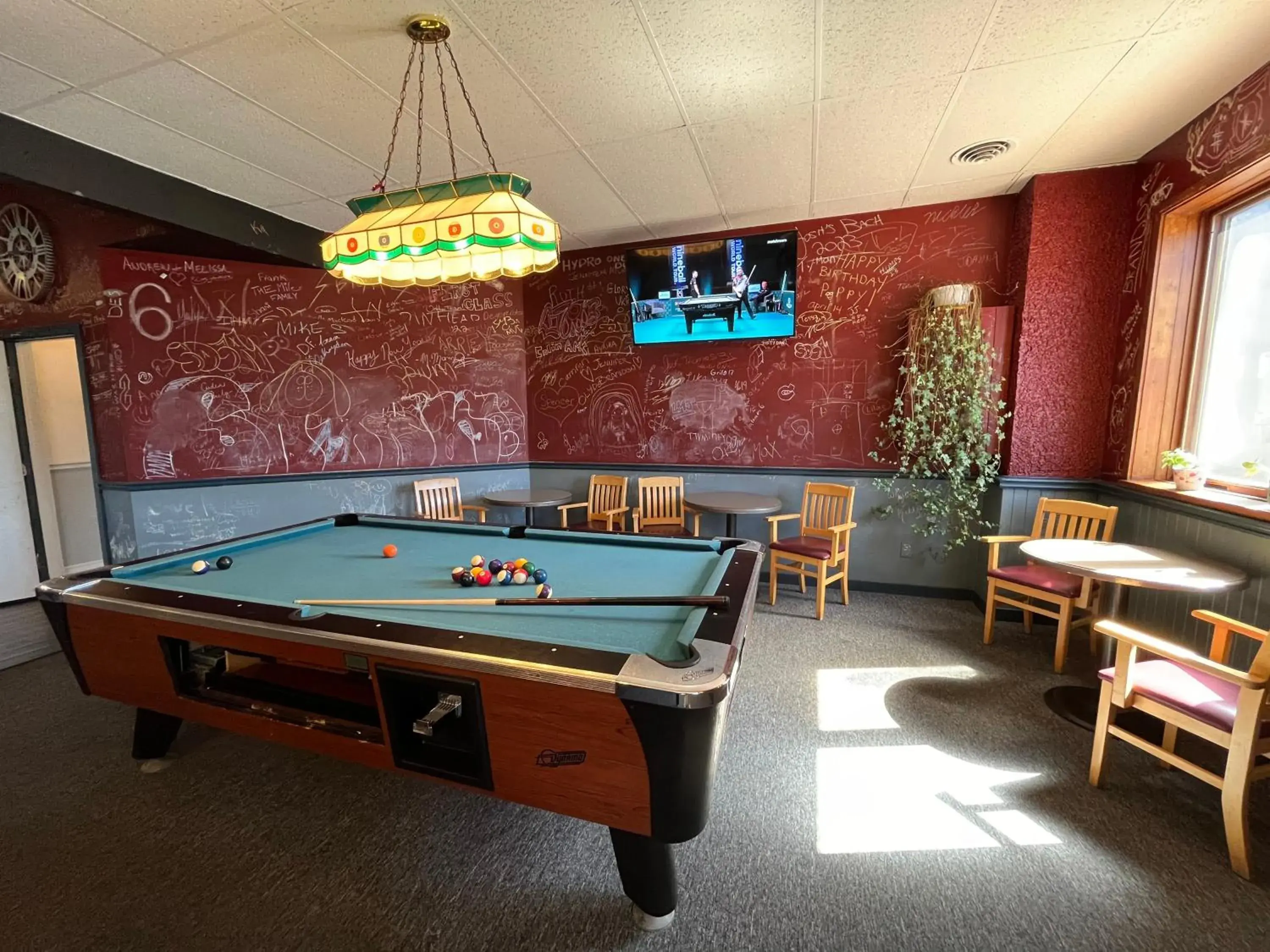 Restaurant/places to eat in Jolly Roger Inn & Resort Restaurant/places to eat in Jolly Roger Inn & Resort