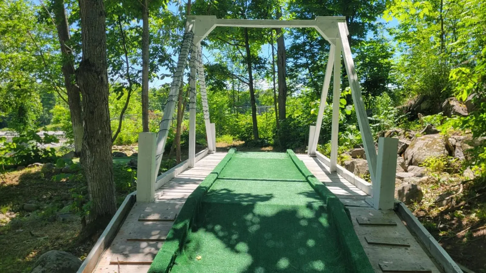 Property building in Jolly Roger Inn & Resort