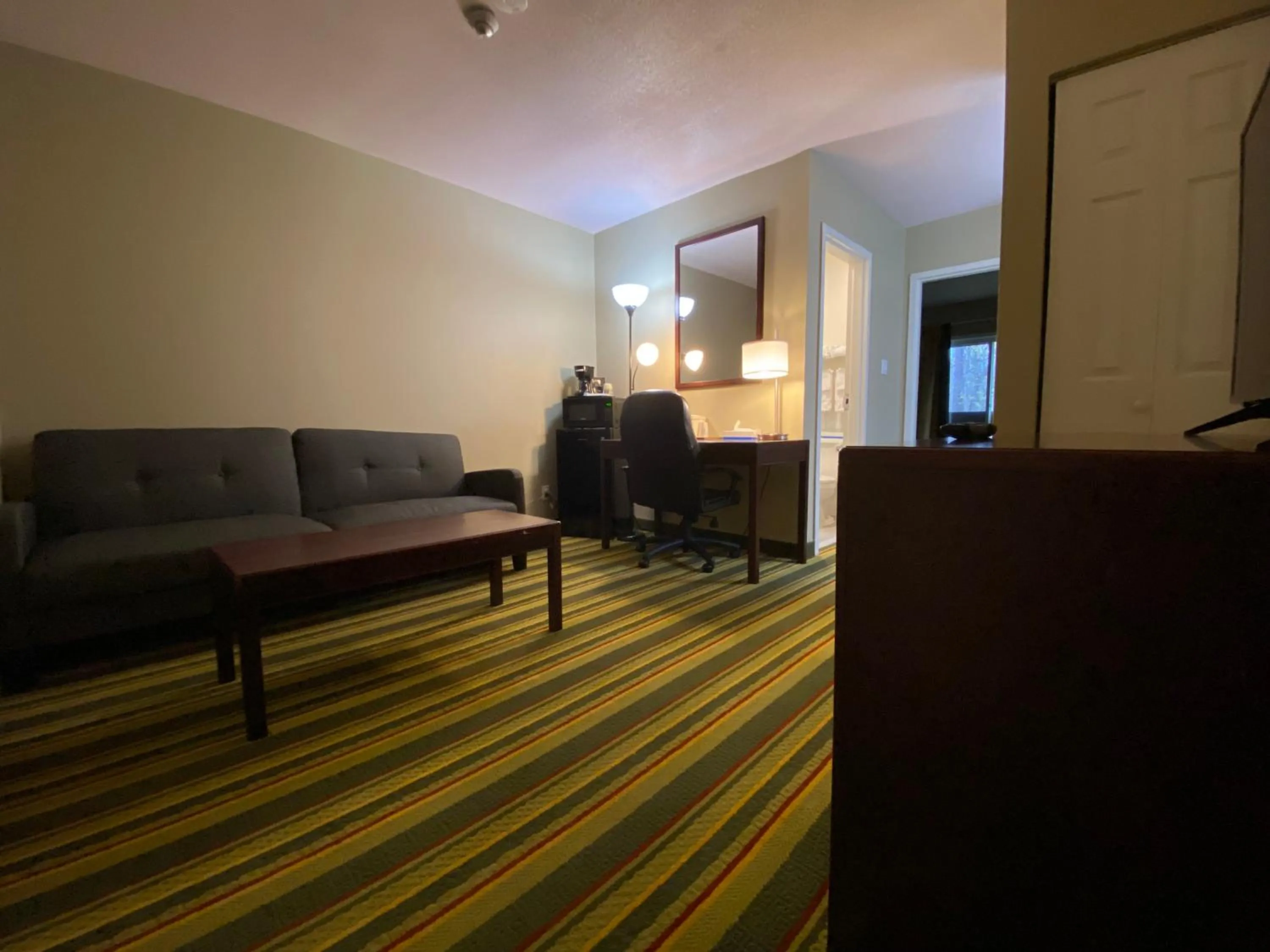 Bedroom in Jolly Roger Inn & Resort