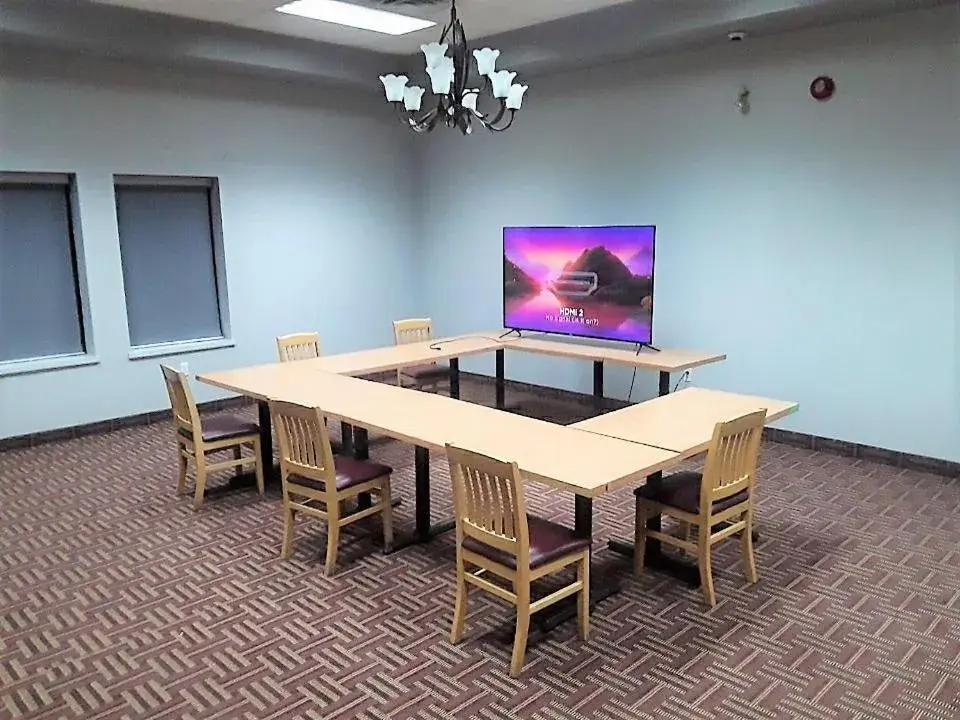 Property building in Jolly Roger Inn & Resort Property building in Jolly Roger Inn & Resort