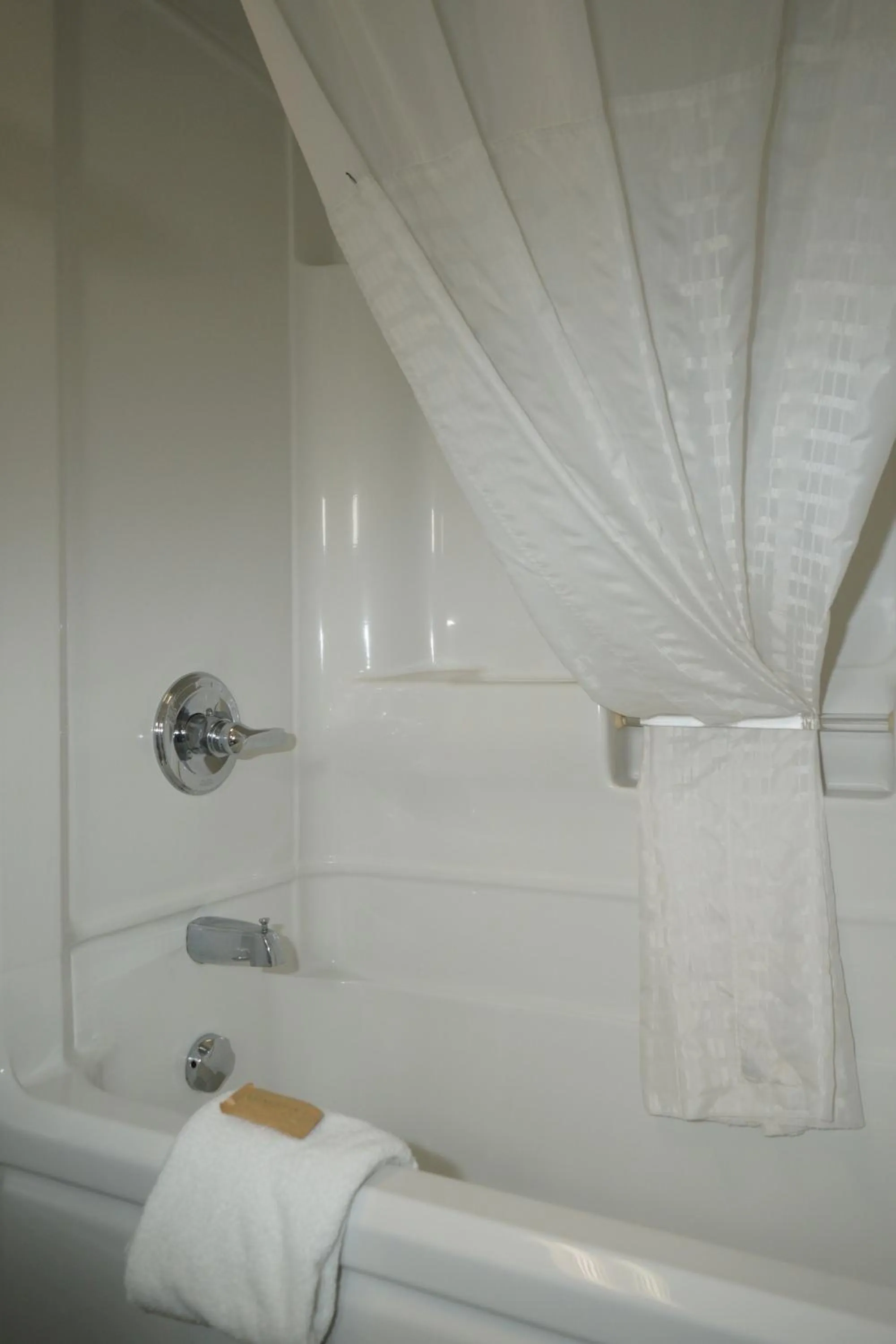 Bathroom in Jolly Roger Inn & Resort