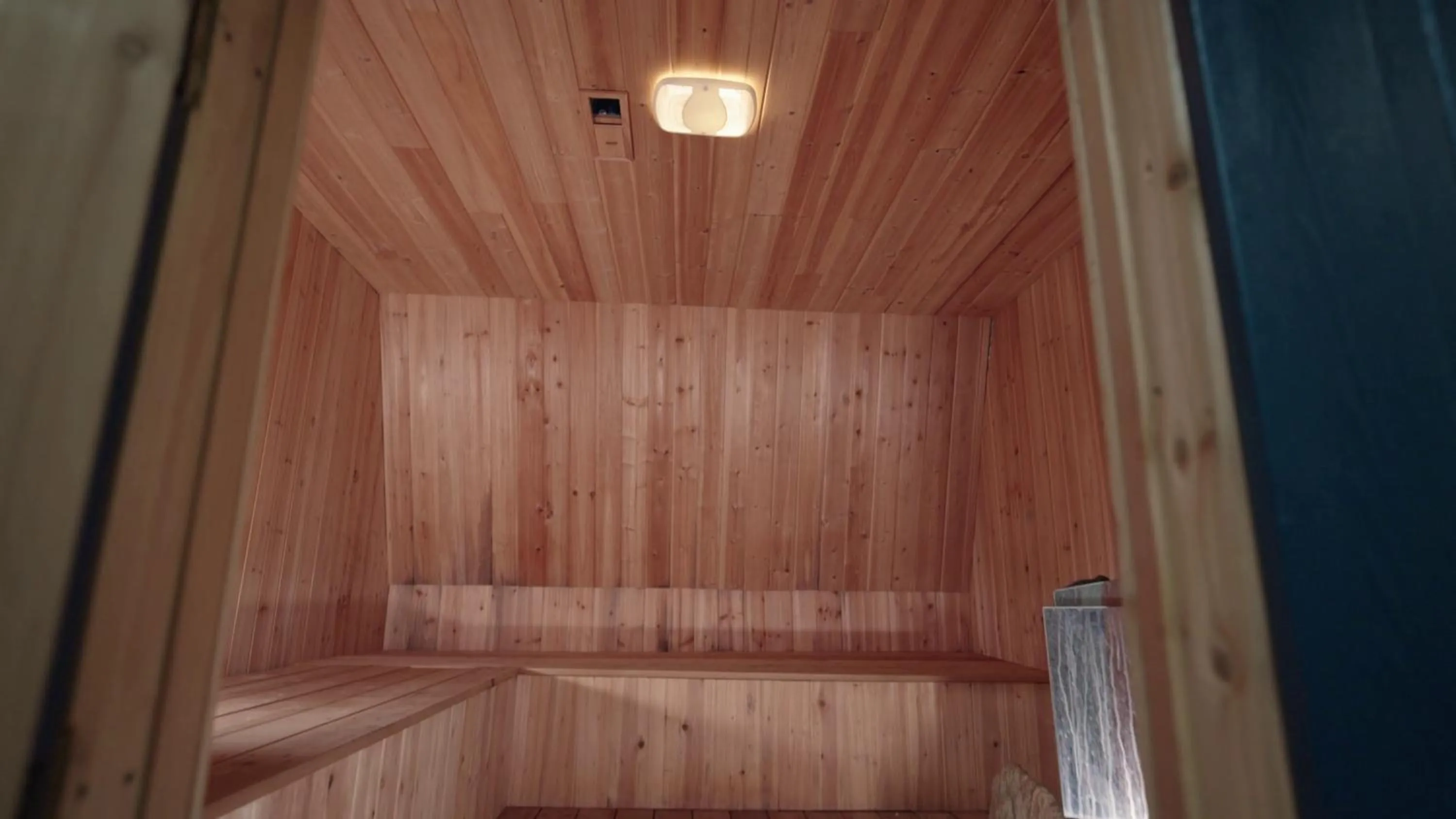 Property building in Jolly Roger Inn & Resort