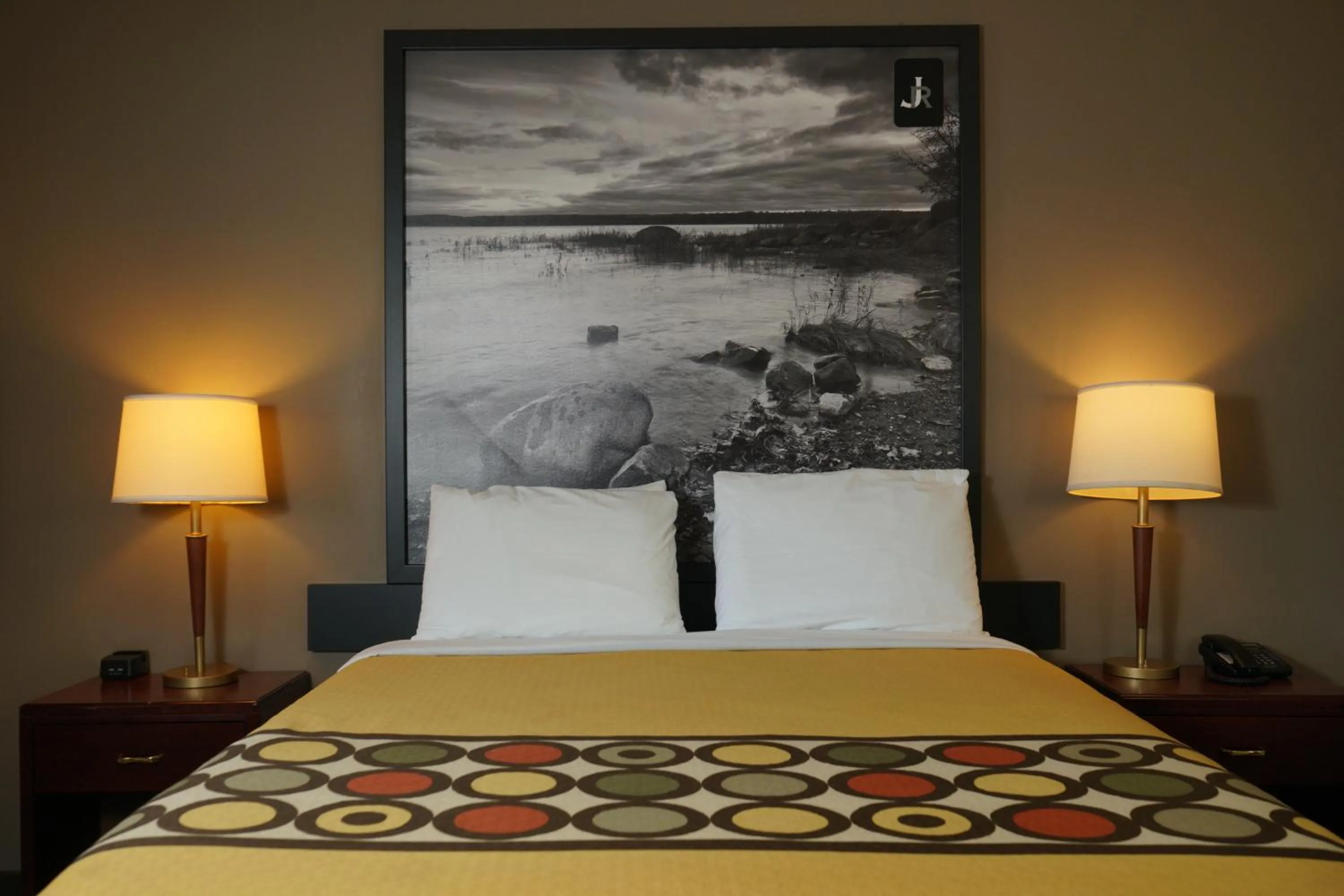 Bed in Jolly Roger Inn & Resort