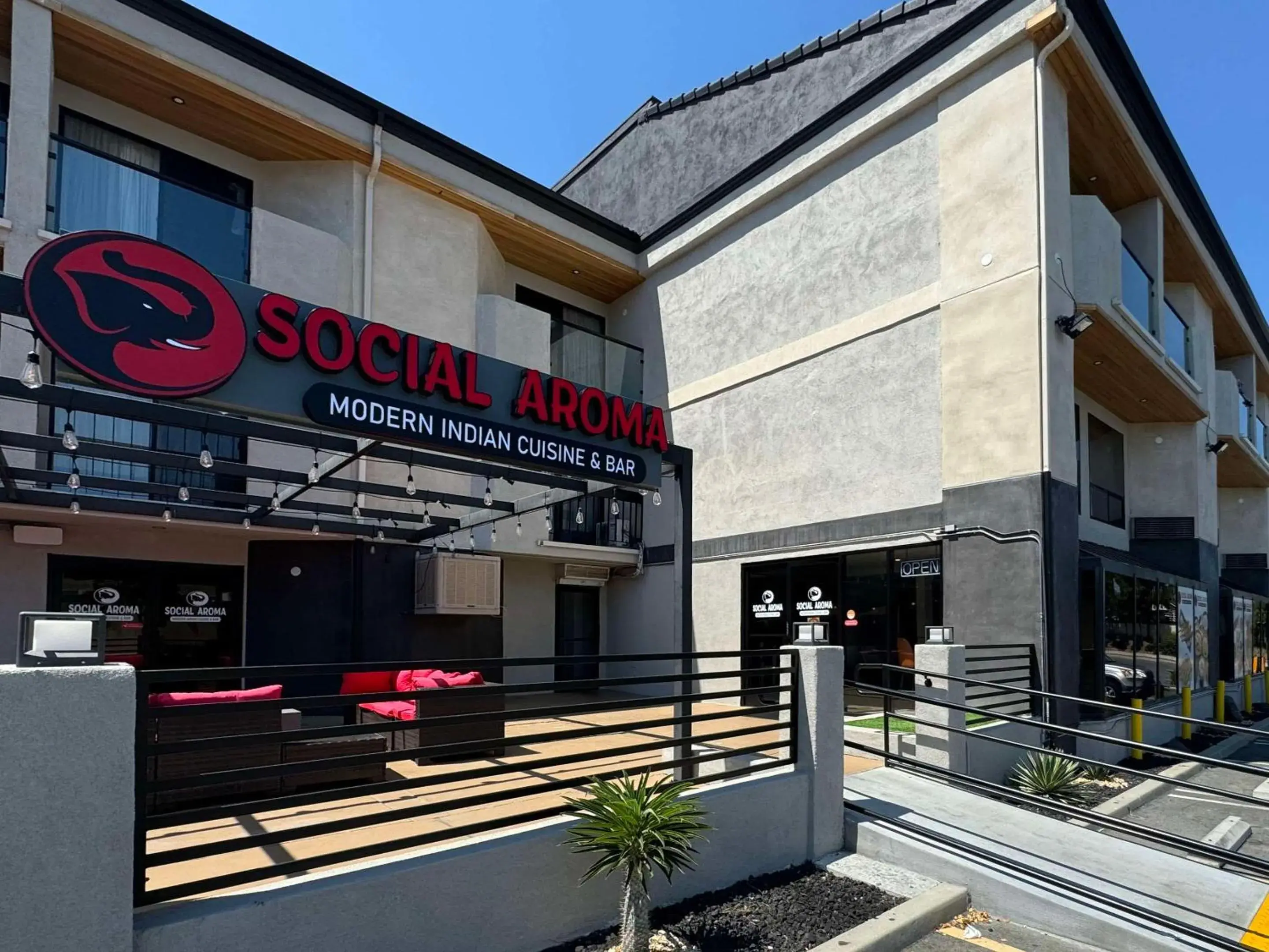 Restaurant/places to eat in Comfort Inn & Suites Irvine Spectrum Restaurant/places to eat in Comfort Inn & Suites Irvine Spectrum