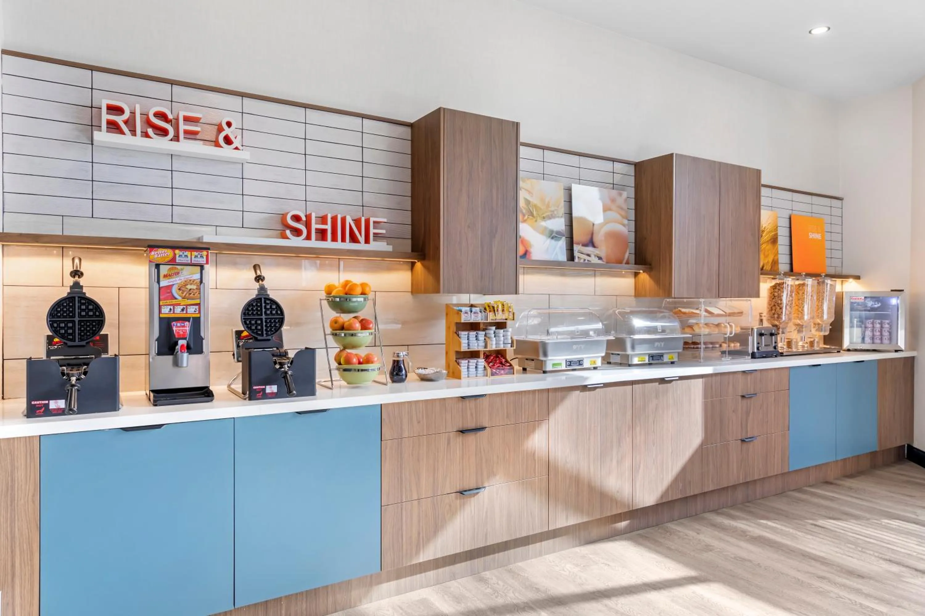 Food in Comfort Inn & Suites Irvine Spectrum