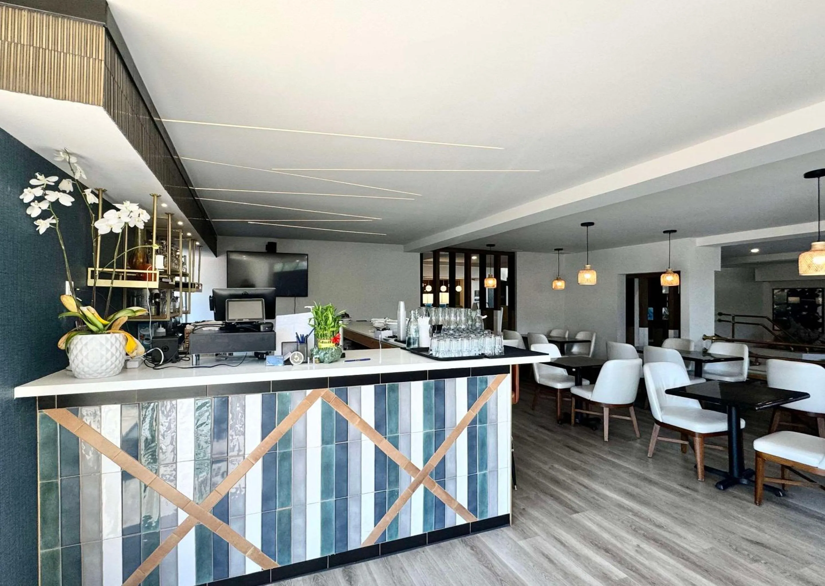 Restaurant/places to eat in Comfort Inn & Suites Irvine Spectrum