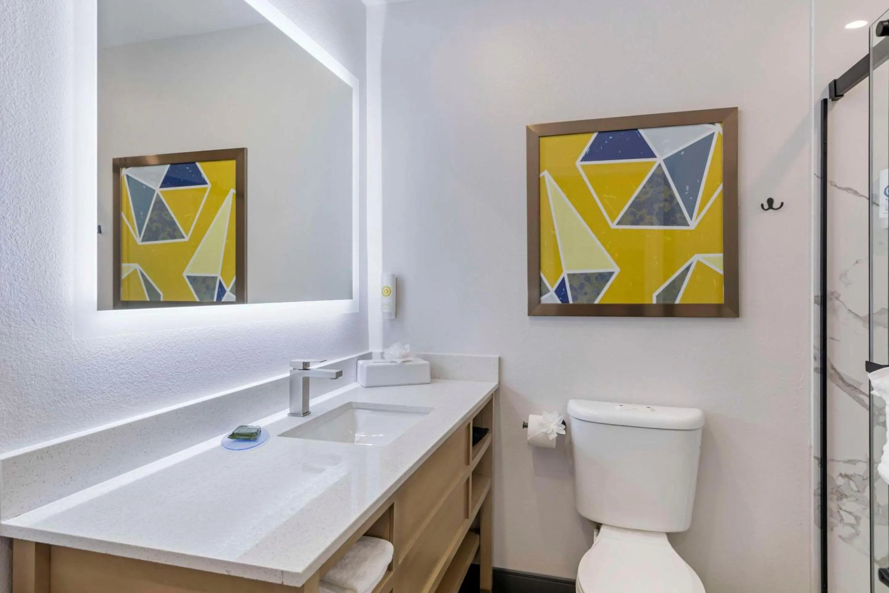 Bedroom in Comfort Inn & Suites Irvine Spectrum