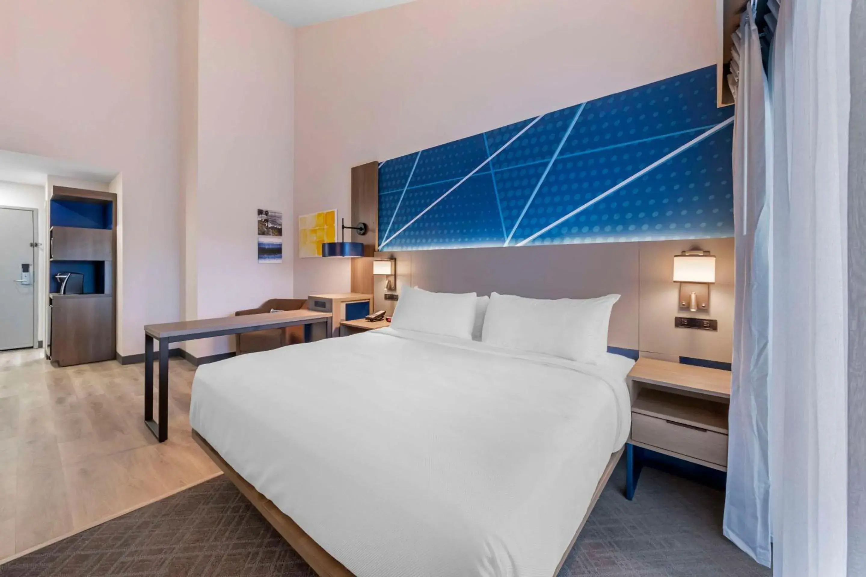 Bedroom, Bed in Comfort Inn & Suites Irvine Spectrum Bedroom, Bed in Comfort Inn & Suites Irvine Spectrum