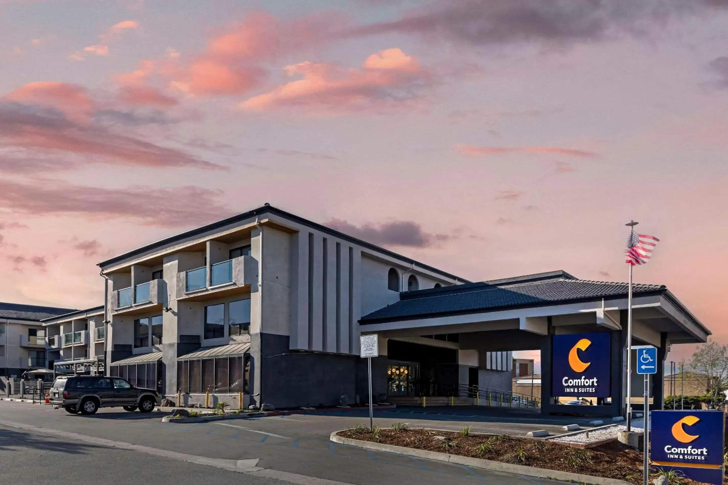 Property building in Comfort Inn & Suites Irvine Spectrum Property building in Comfort Inn & Suites Irvine Spectrum