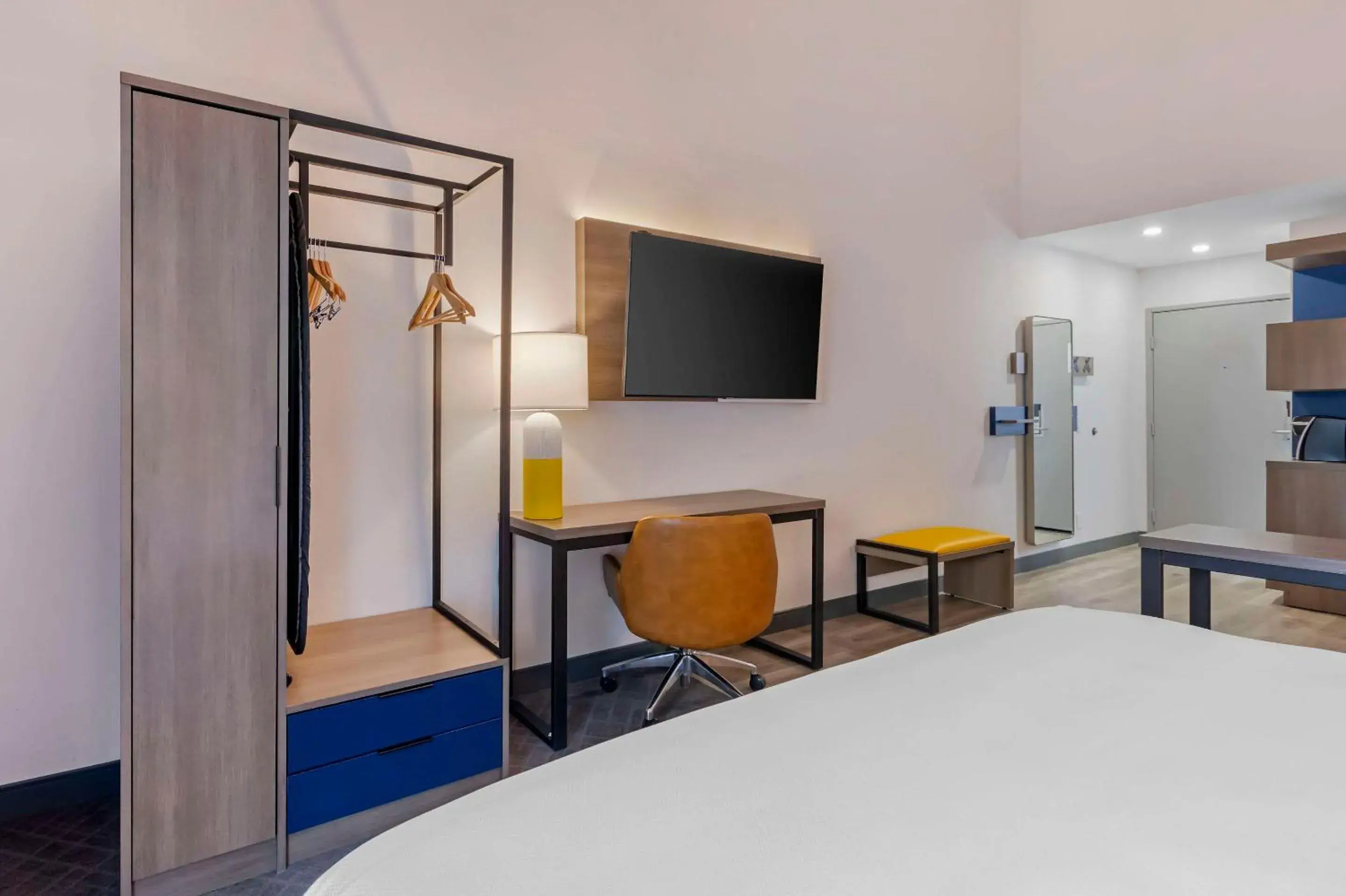 Bedroom, Bed in Comfort Inn & Suites Irvine Spectrum Bedroom, Bed in Comfort Inn & Suites Irvine Spectrum