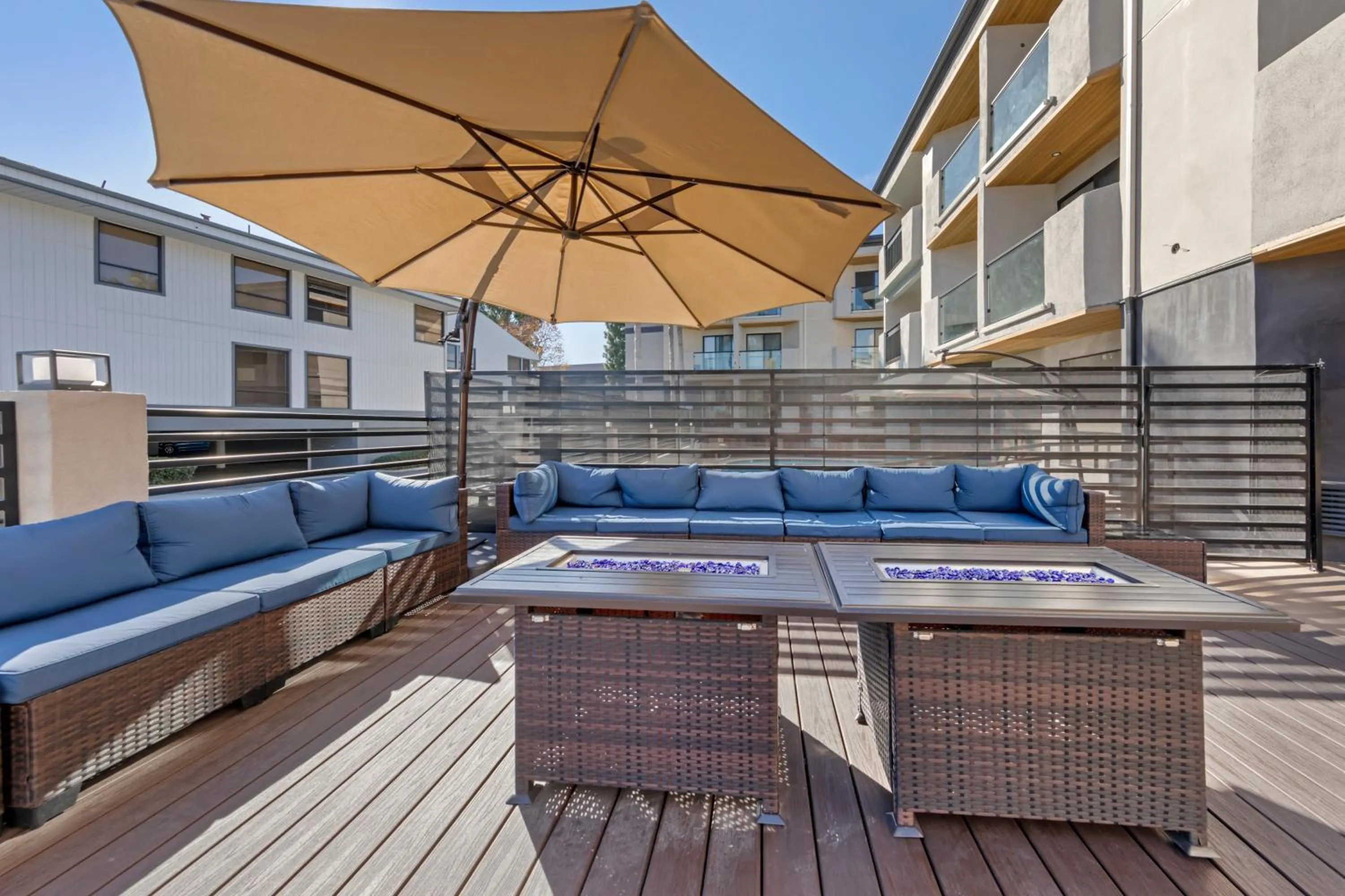 Patio in Comfort Inn & Suites Irvine Spectrum