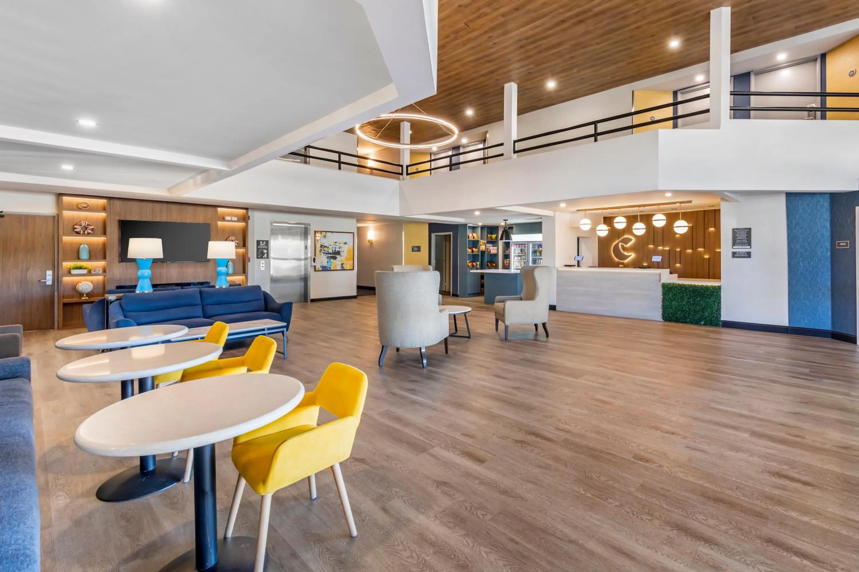 Lobby or reception in Comfort Inn & Suites Irvine Spectrum