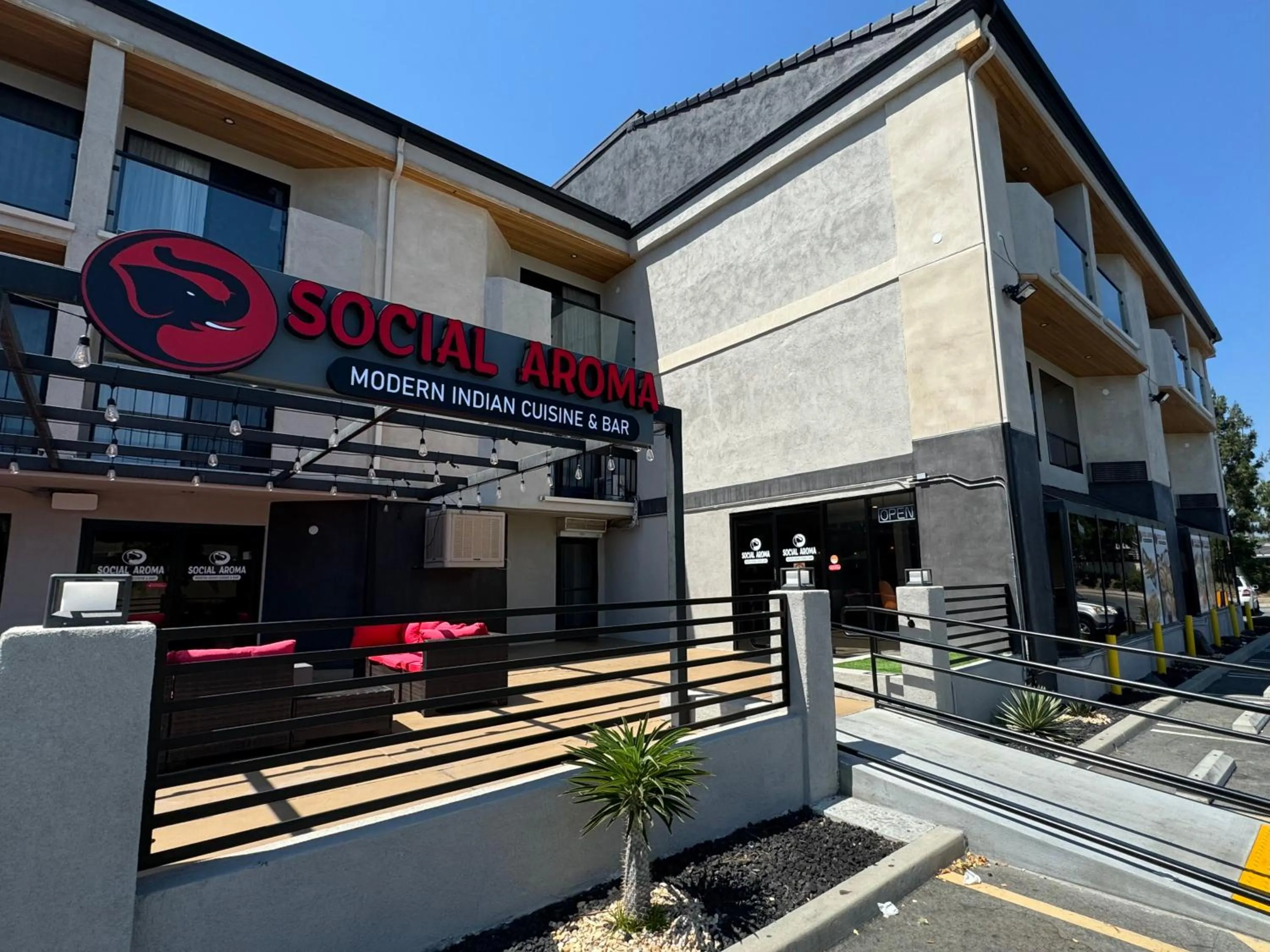 Restaurant/places to eat in Comfort Inn & Suites Irvine Spectrum