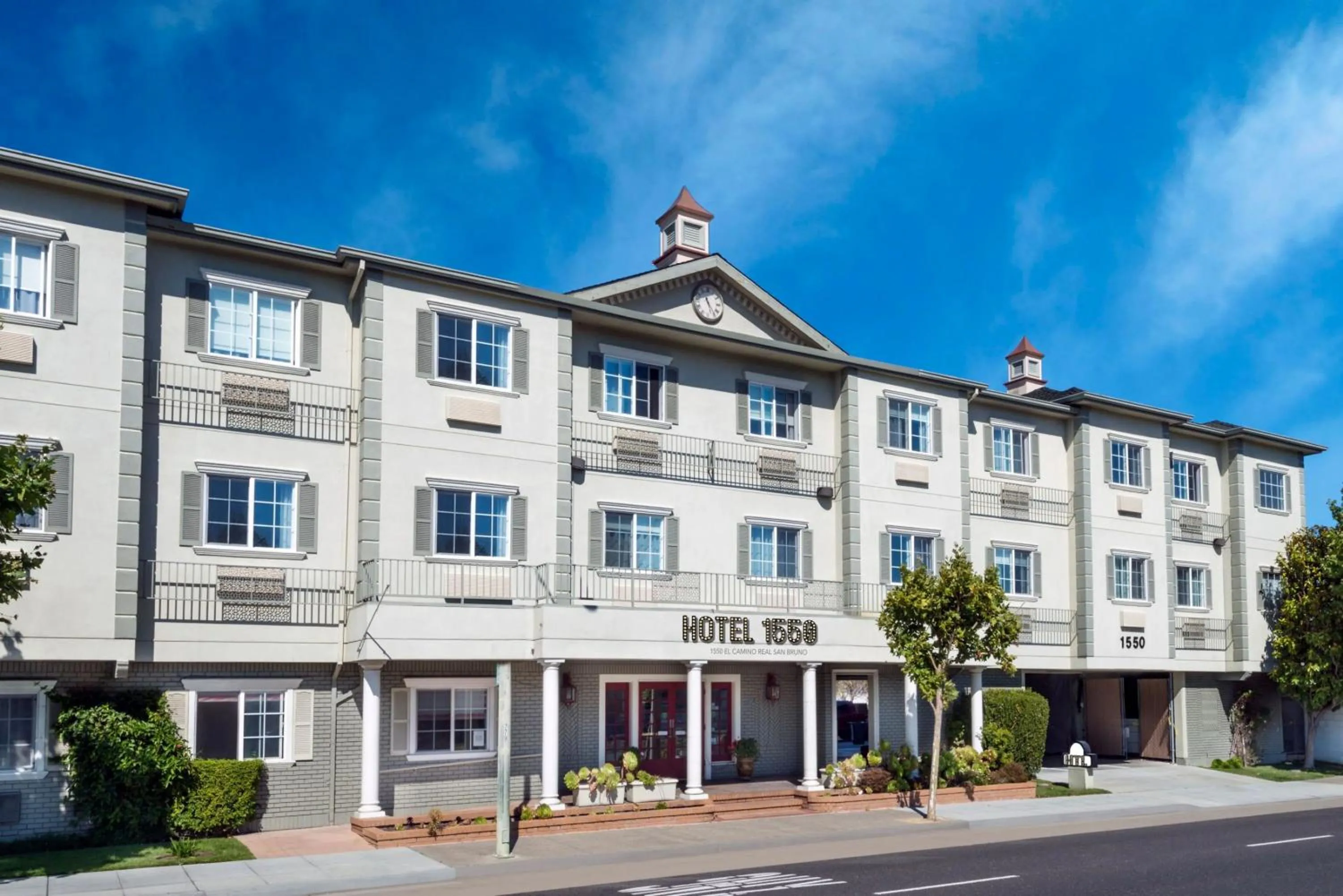 Property building in Hotel 1550 - SFO Airport FREE Shuttle