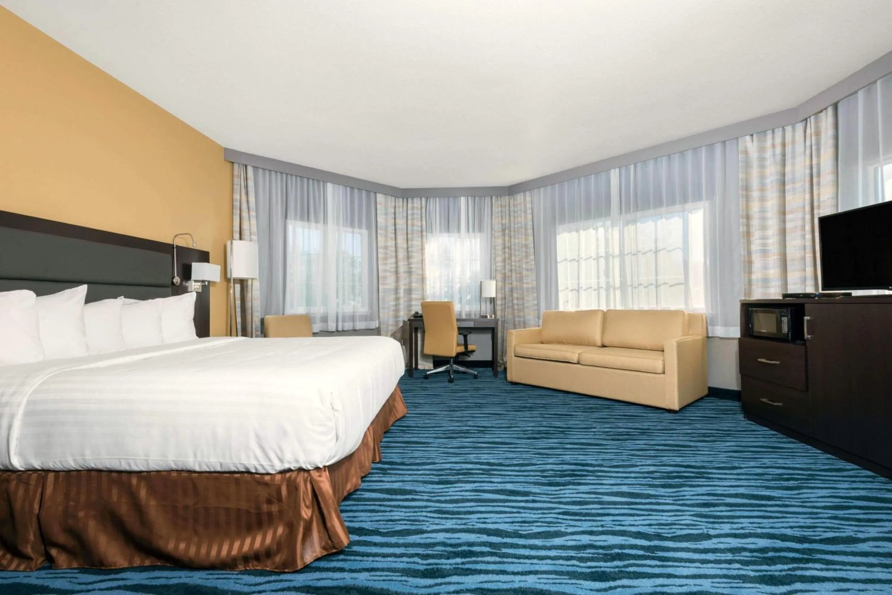 Bed in Hotel 1550 - SFO Airport FREE Shuttle