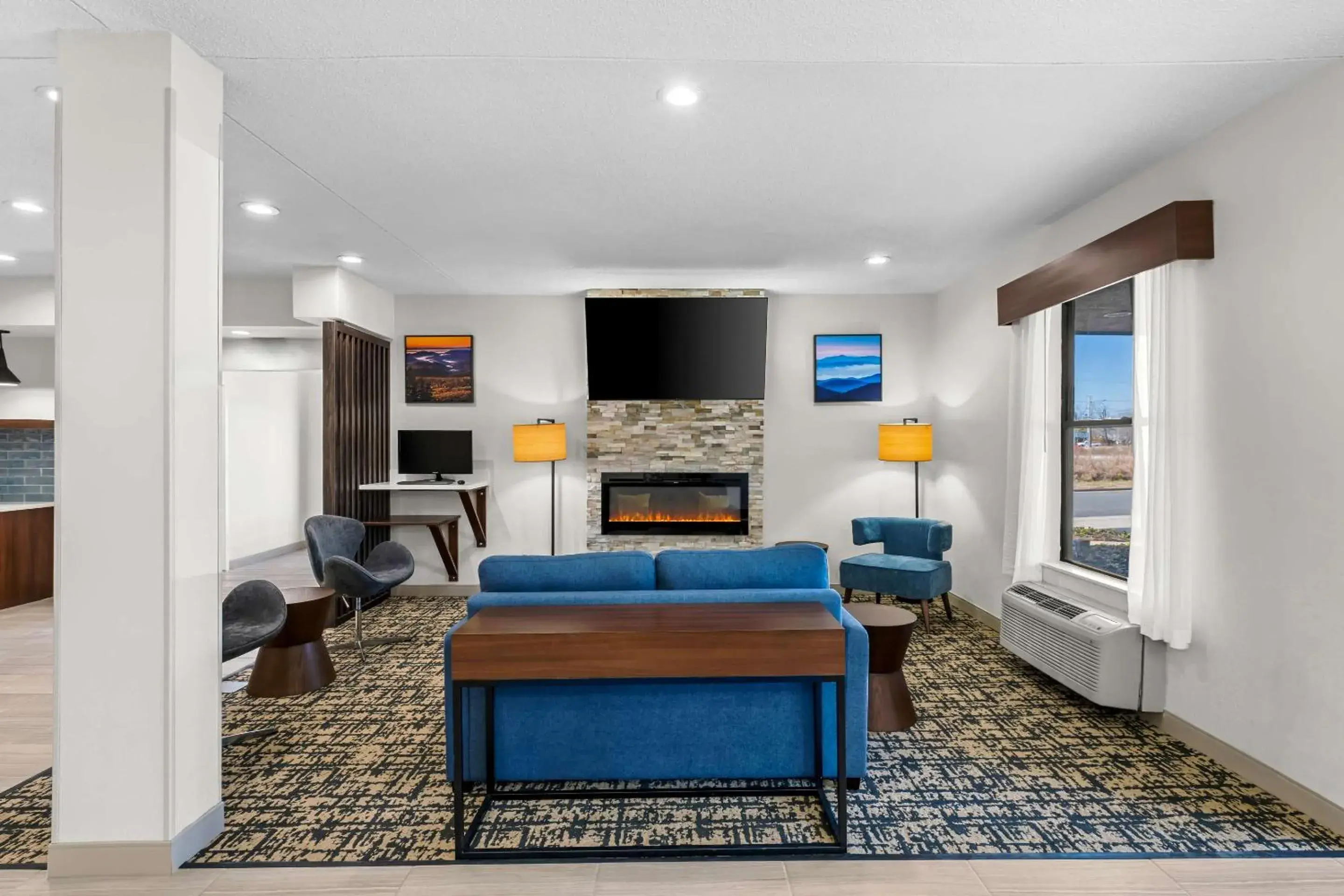 Lobby or reception in Clarion Pointe I-85 High Point - Archdale Lobby or reception in Clarion Pointe I-85 High Point - Archdale