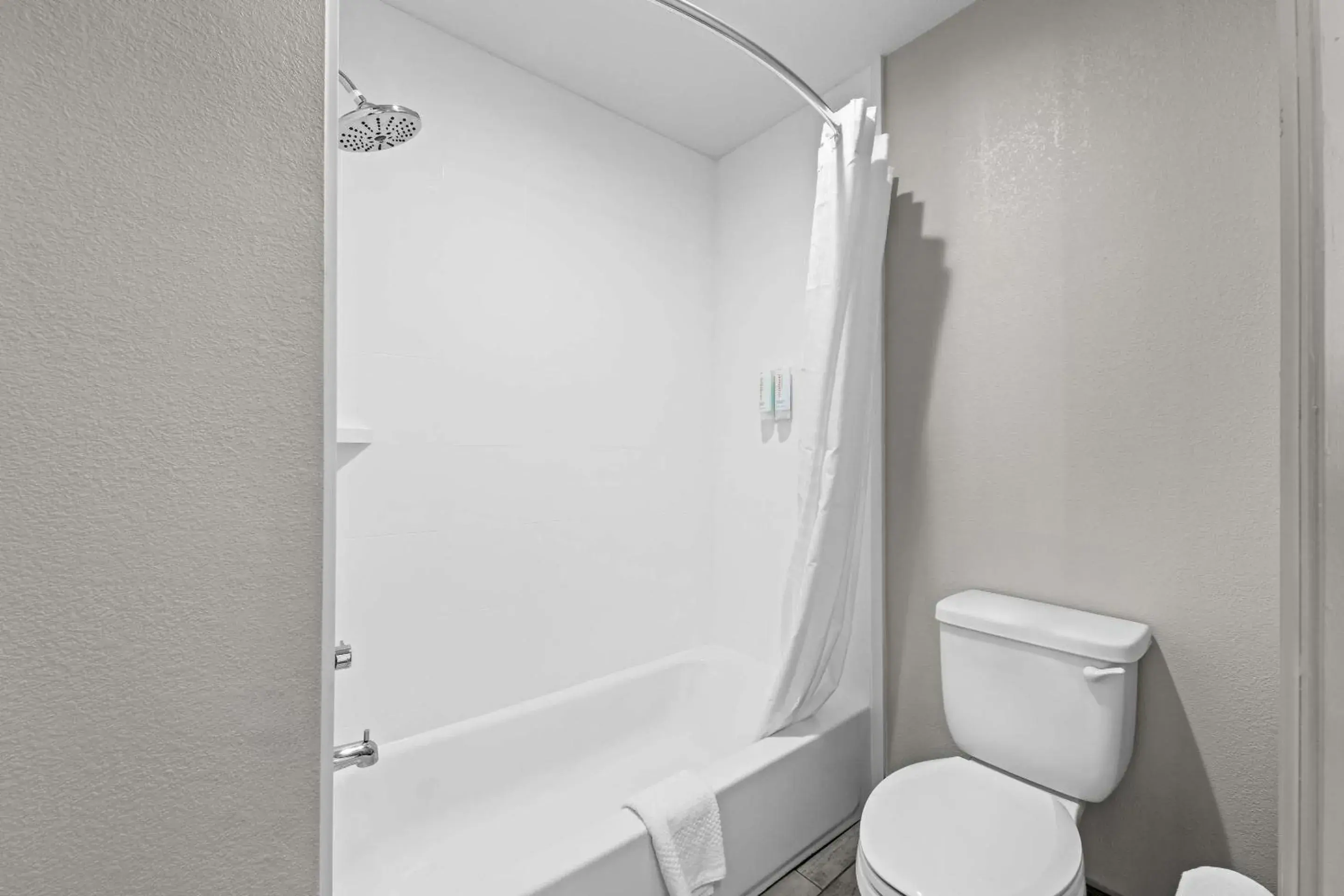 Bedroom in Clarion Pointe I-85 High Point - Archdale Bedroom in Clarion Pointe I-85 High Point - Archdale