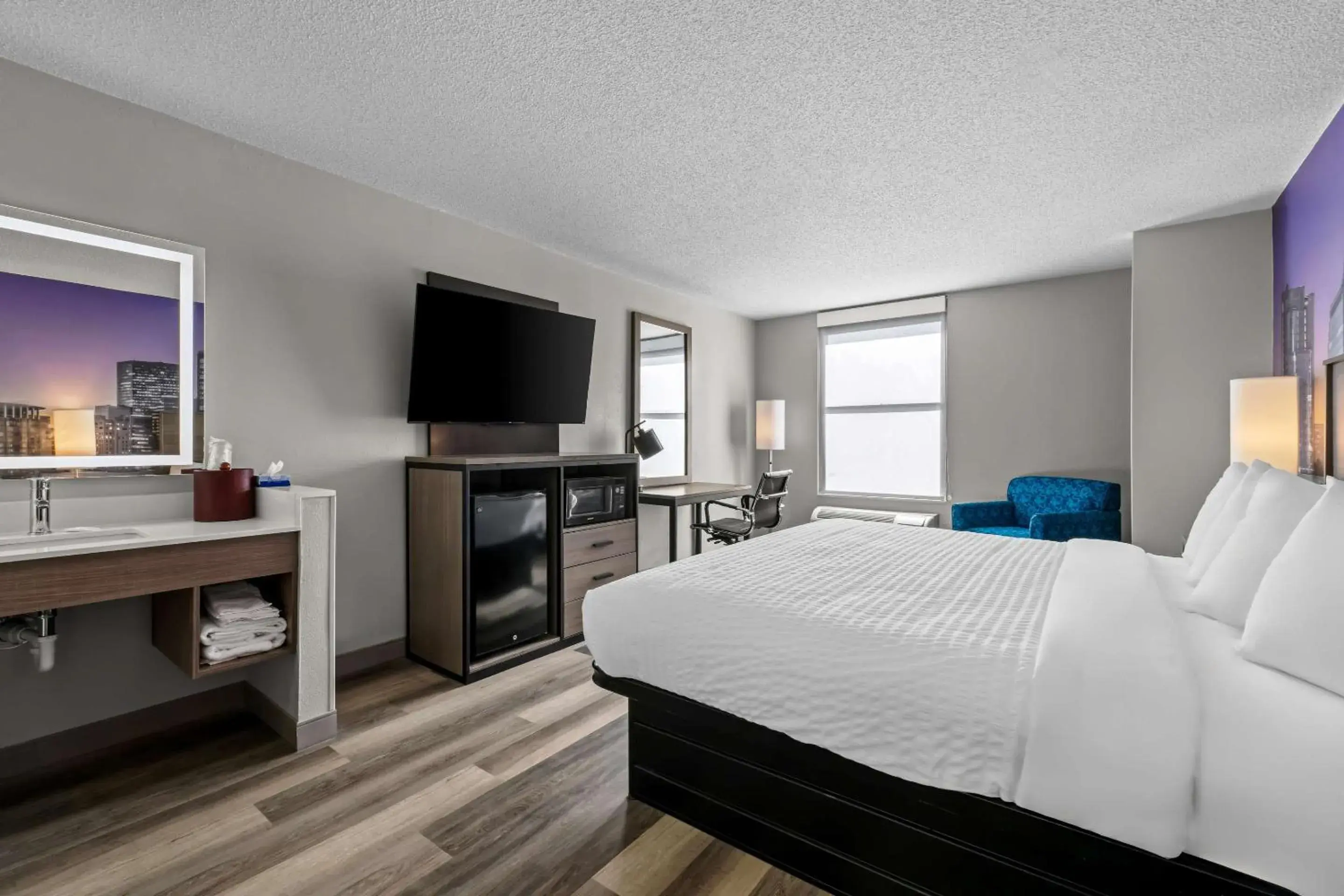 Bedroom in Clarion Pointe I-85 High Point - Archdale Bedroom in Clarion Pointe I-85 High Point - Archdale