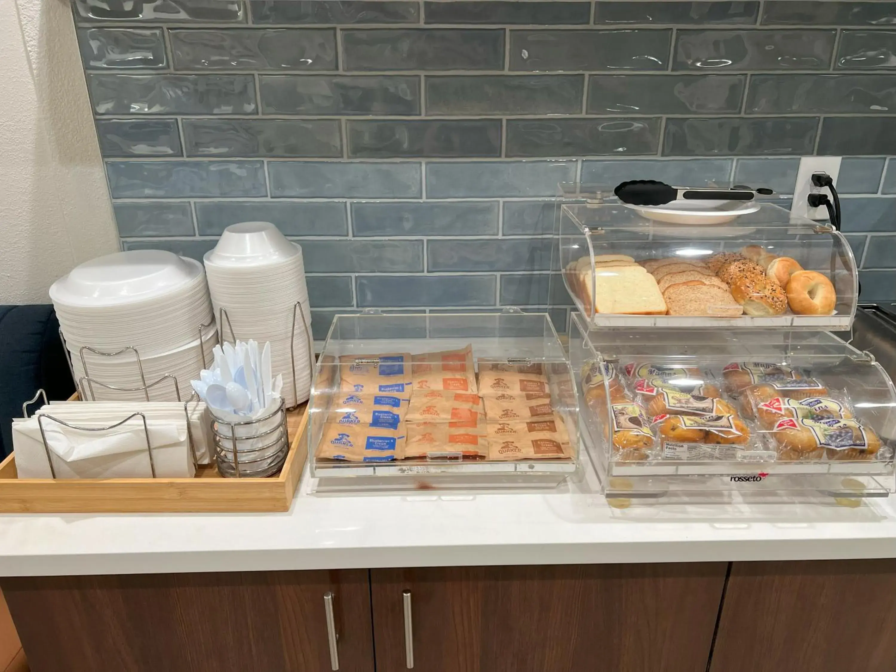 Breakfast in Clarion Pointe I-85 High Point - Archdale Breakfast in Clarion Pointe I-85 High Point - Archdale