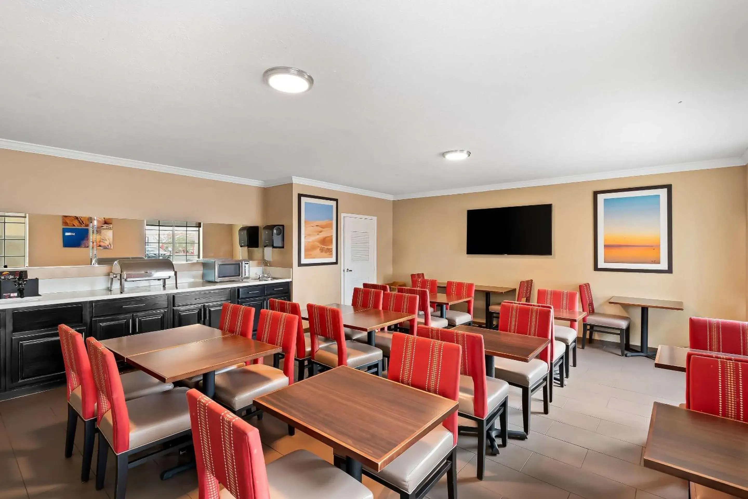 Breakfast in Comfort Inn & Suites El Centro I-8 Breakfast in Comfort Inn & Suites El Centro I-8