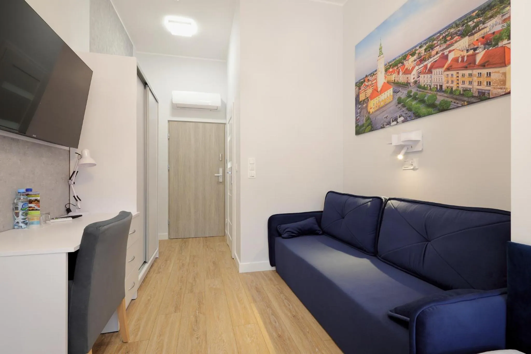 TV and multimedia in Dworek Różany Hotel & Restauracja