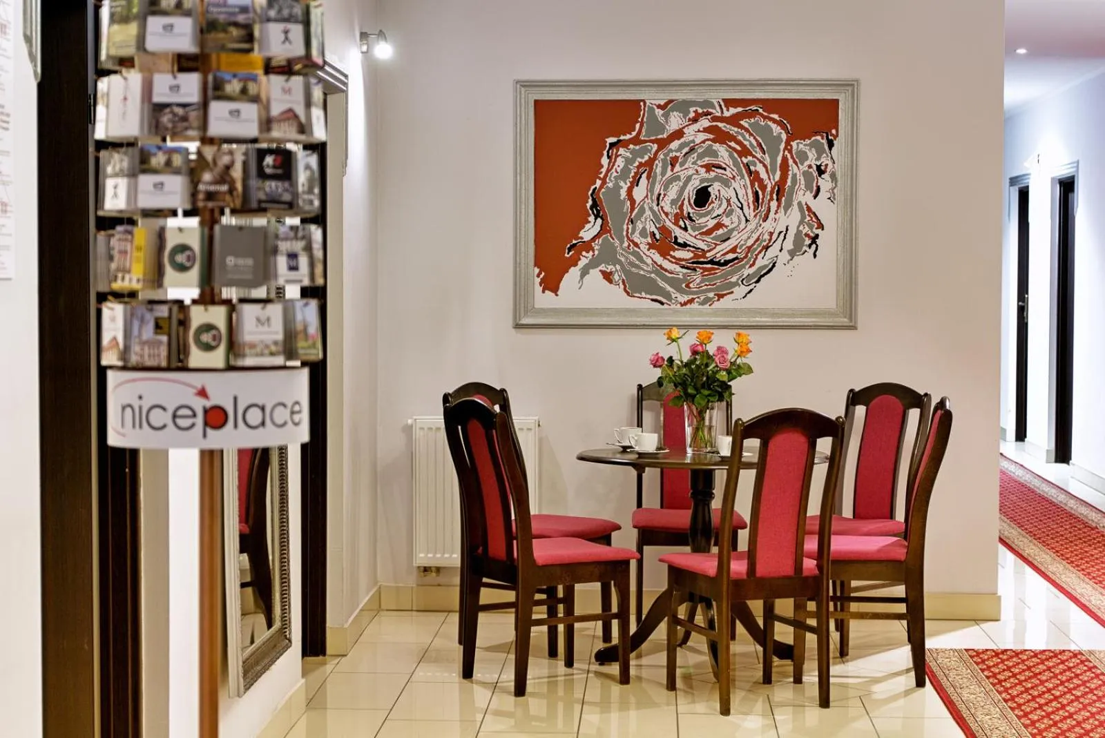 Lobby or reception in Dworek Różany Hotel & Restauracja