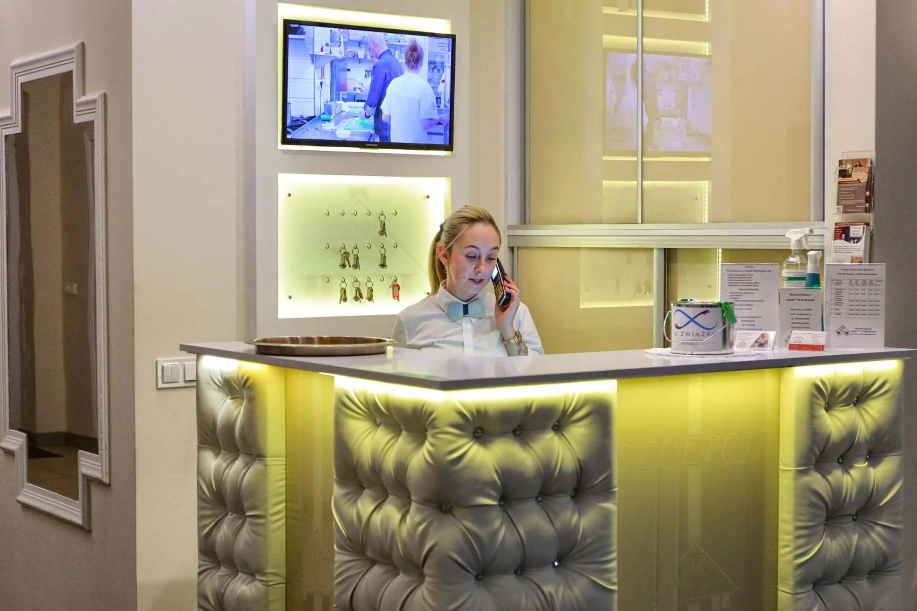 Lobby or reception in Dworek Różany Hotel & Restauracja