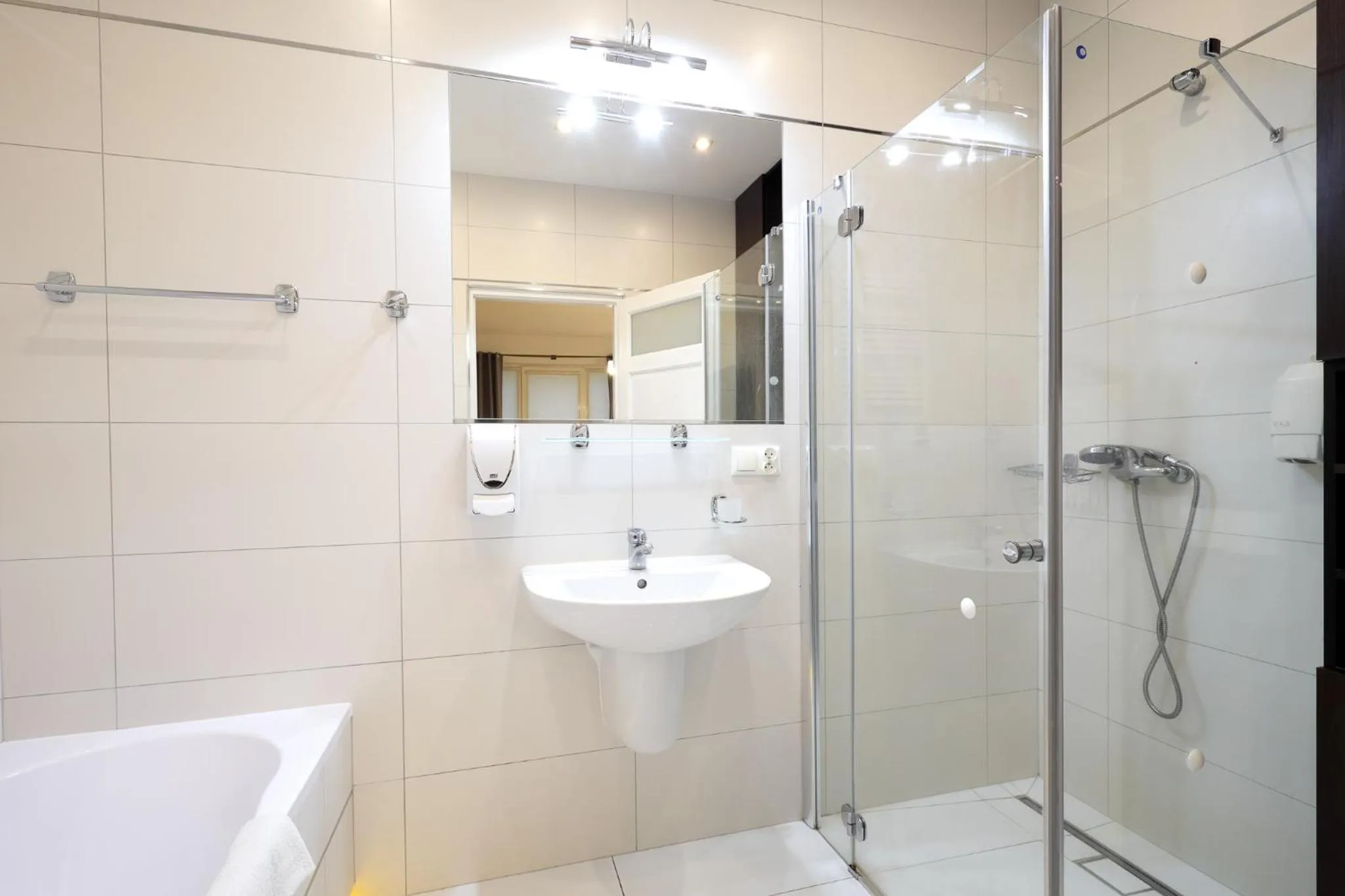 Shower in Dworek Różany Hotel & Restauracja