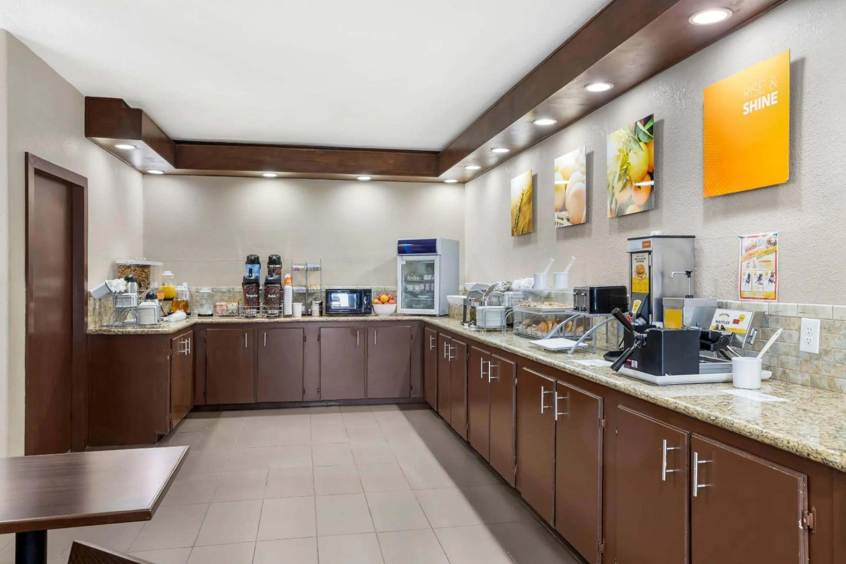 Breakfast in Comfort Suites Brenham